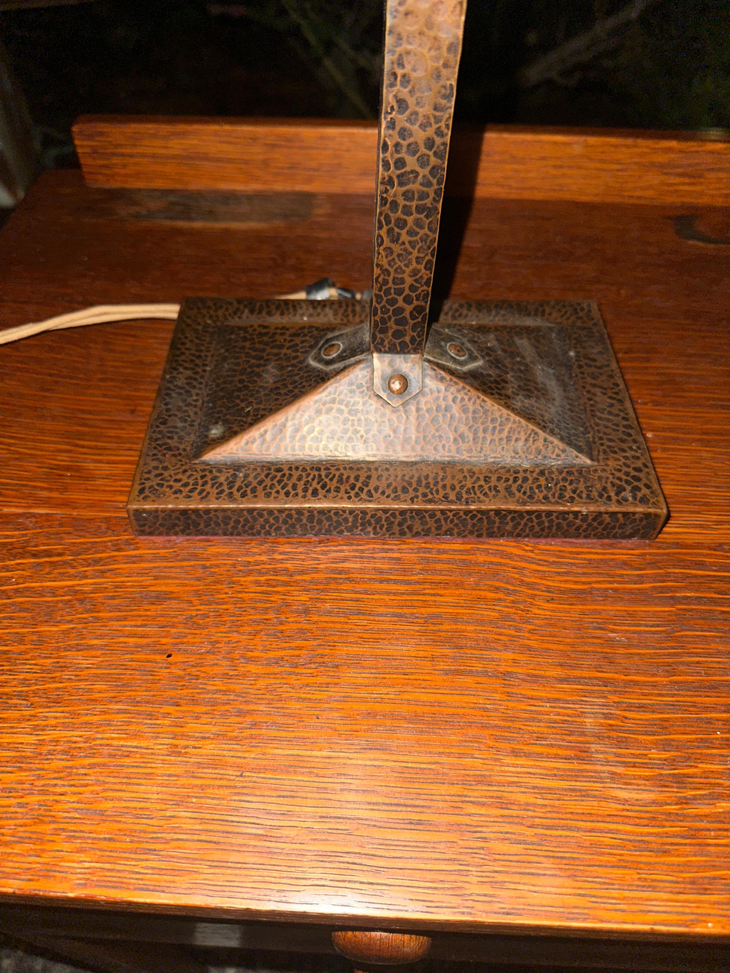 Arts and Crafts Antique Benedict Studios Hammered Copper Lamp - W7694 For Sale