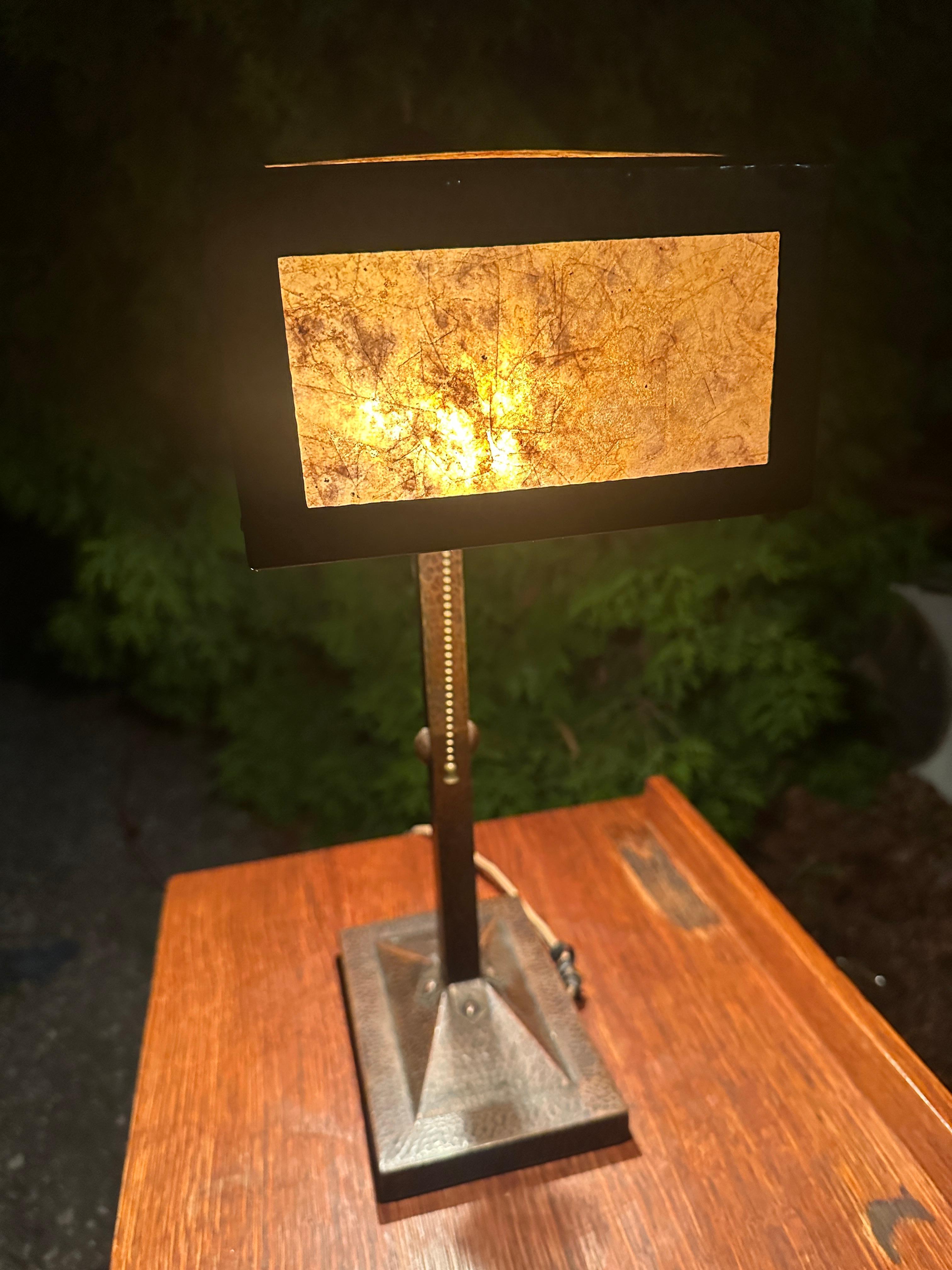 Antique Benedict Studios Hammered Copper Lamp - W7694 For Sale 1