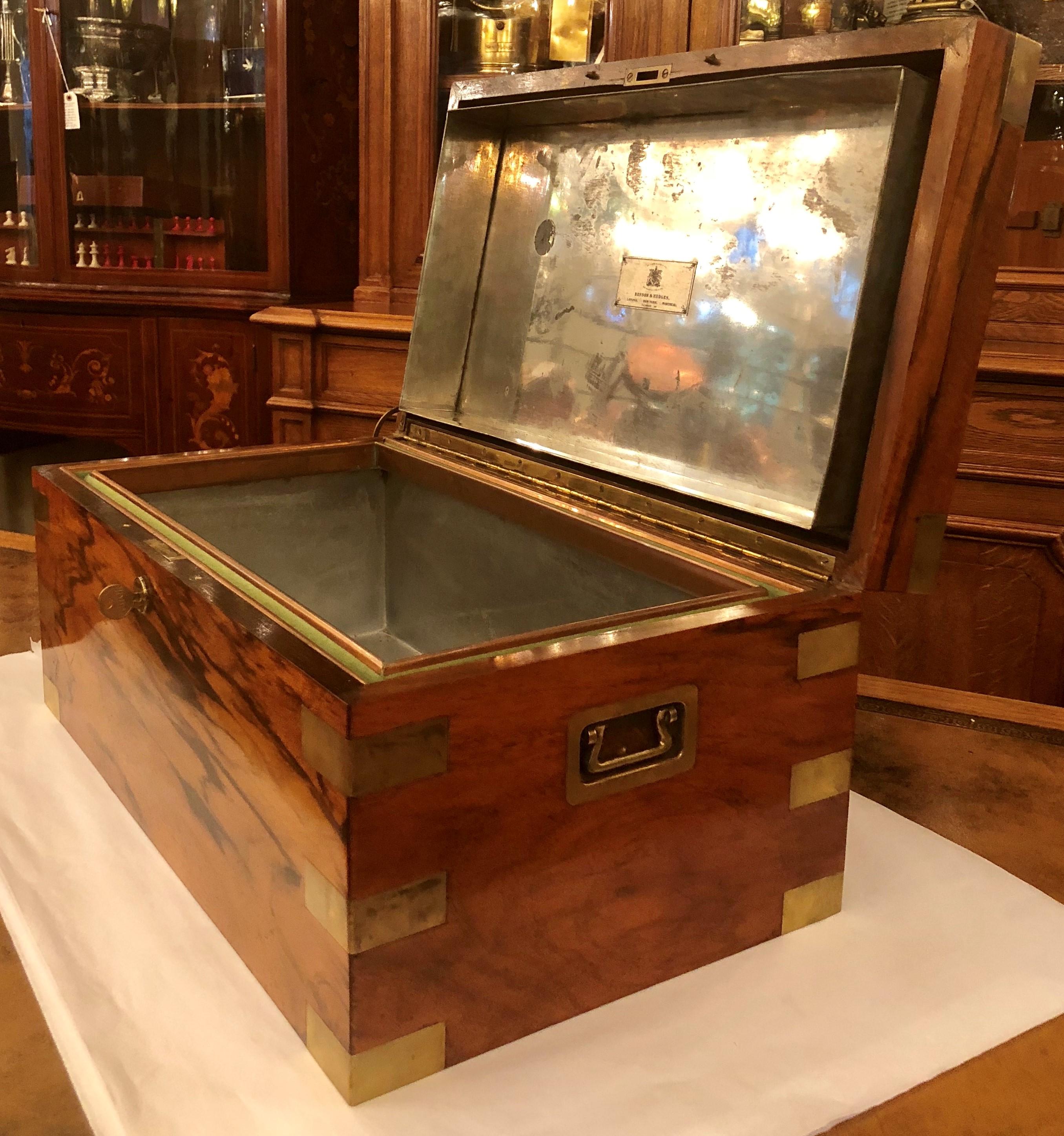 Antique Benson and Hedges Humidor with Original Made Tropical Liner, circa 1910 In Excellent Condition In New Orleans, LA