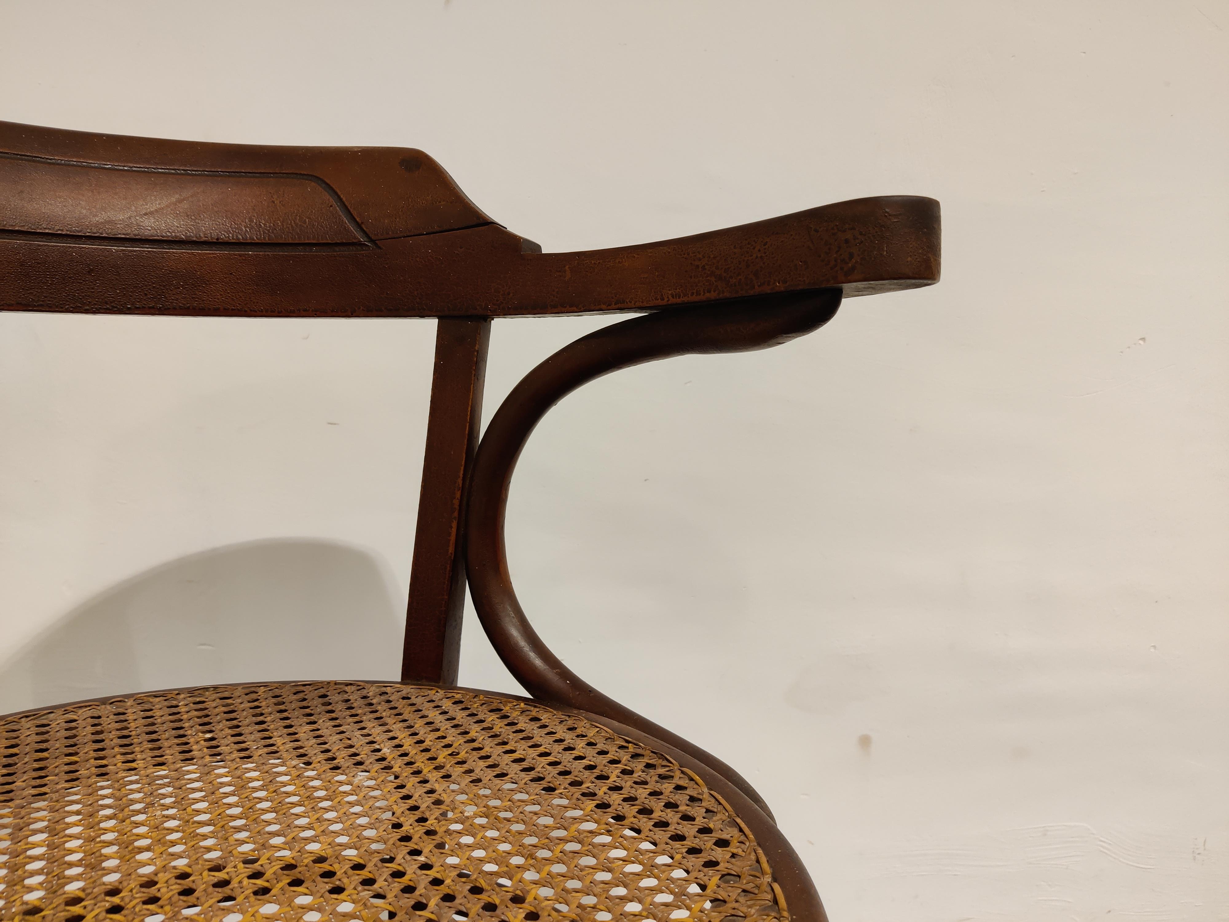 Fauteuil ou chaise de bistro en bentwood antique, années 1950 en vente 1