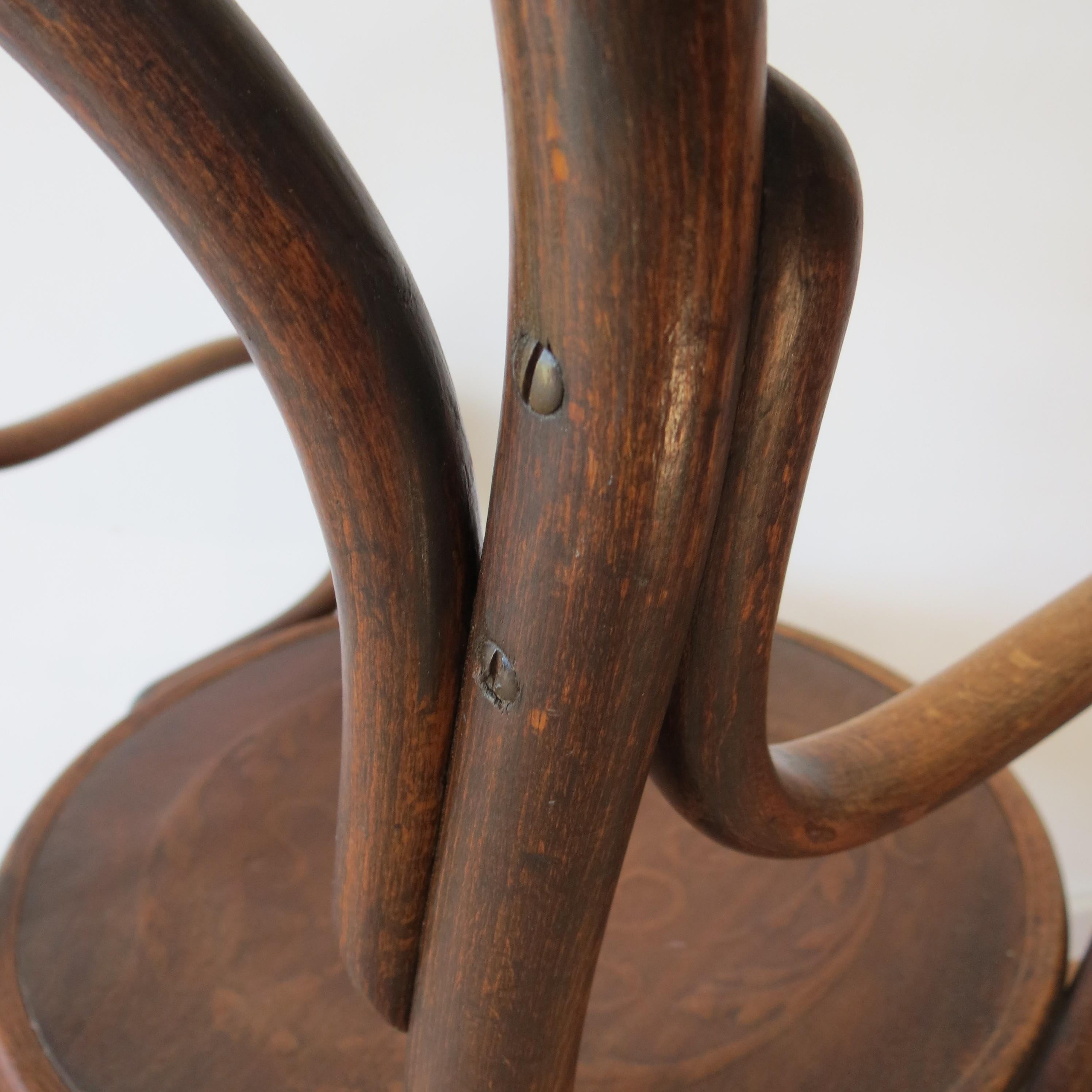Antique Bentwood Chair No 14 by Thonet 19th Century Art Nouveau 1