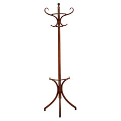 Medio perchero de madera curvada antigua
