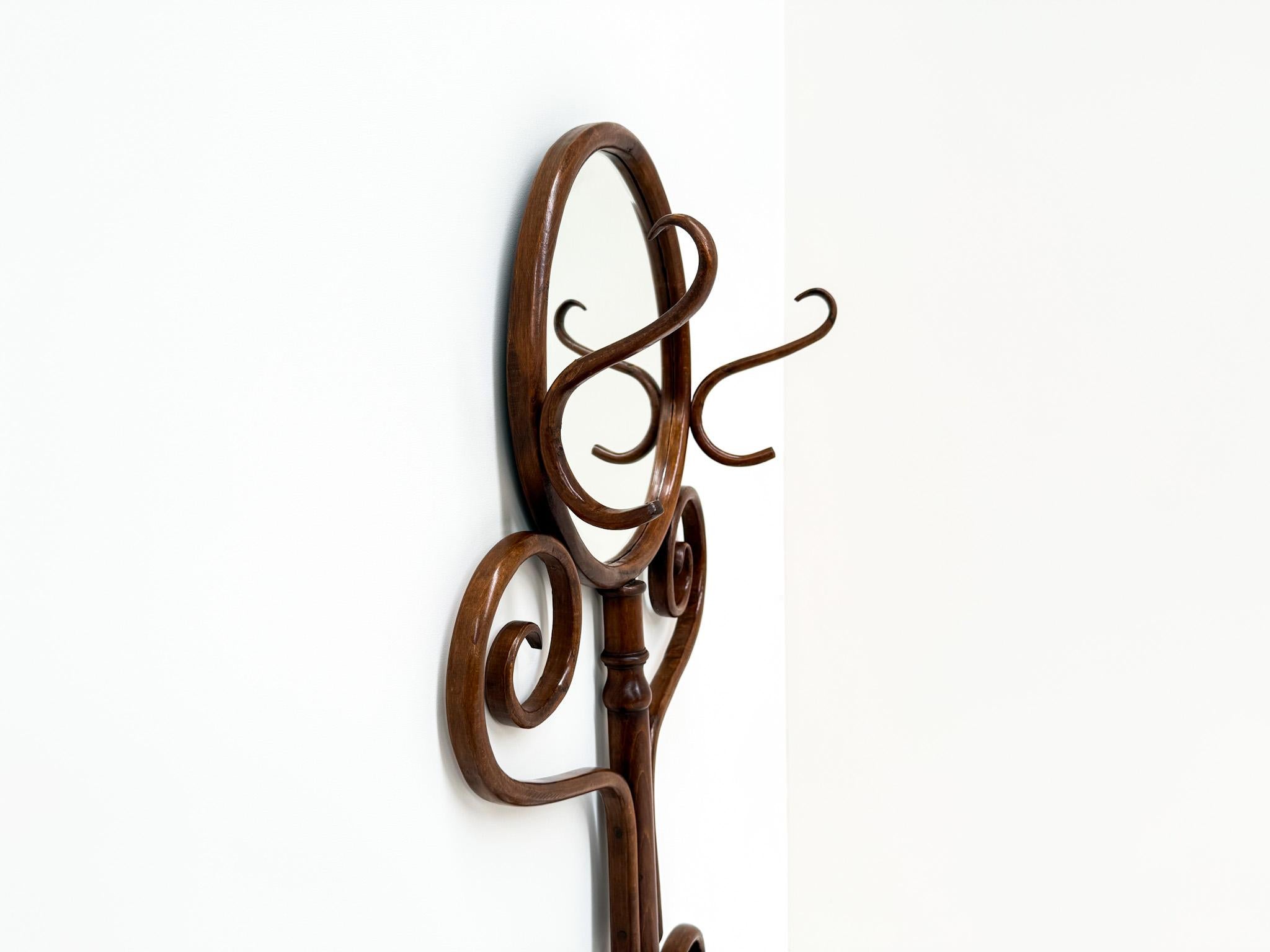 Ancien support de rasage ou A Hall en bois courbé avec miroir biseauté, années 1920-1940 État moyen - En vente à BERKEL EN RODENRIJS, NL