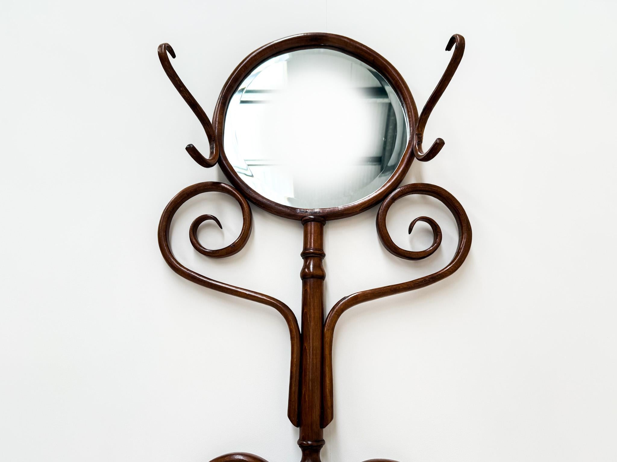 Ancien support de rasage ou A Hall en bois courbé avec miroir biseauté, années 1920-1940 en vente 1