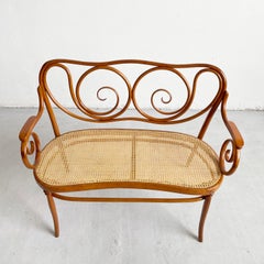 Antique Bentwood Sofa Thonet No. 1, Austria circa 1860
