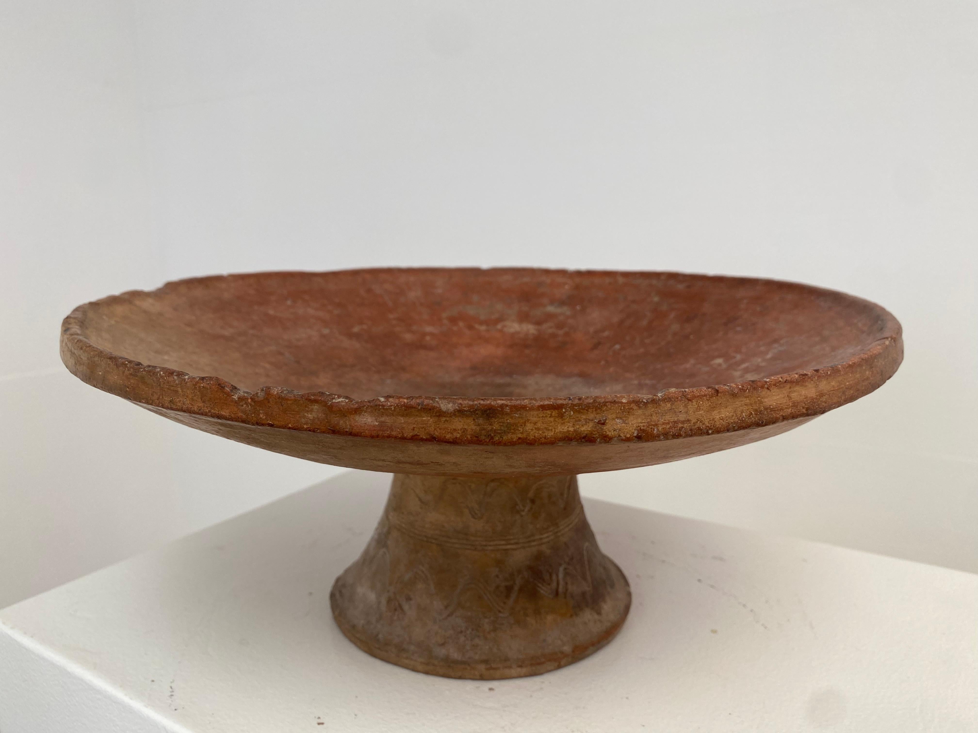 Antique Berber Terracotta Bowl on a central foot For Sale 4