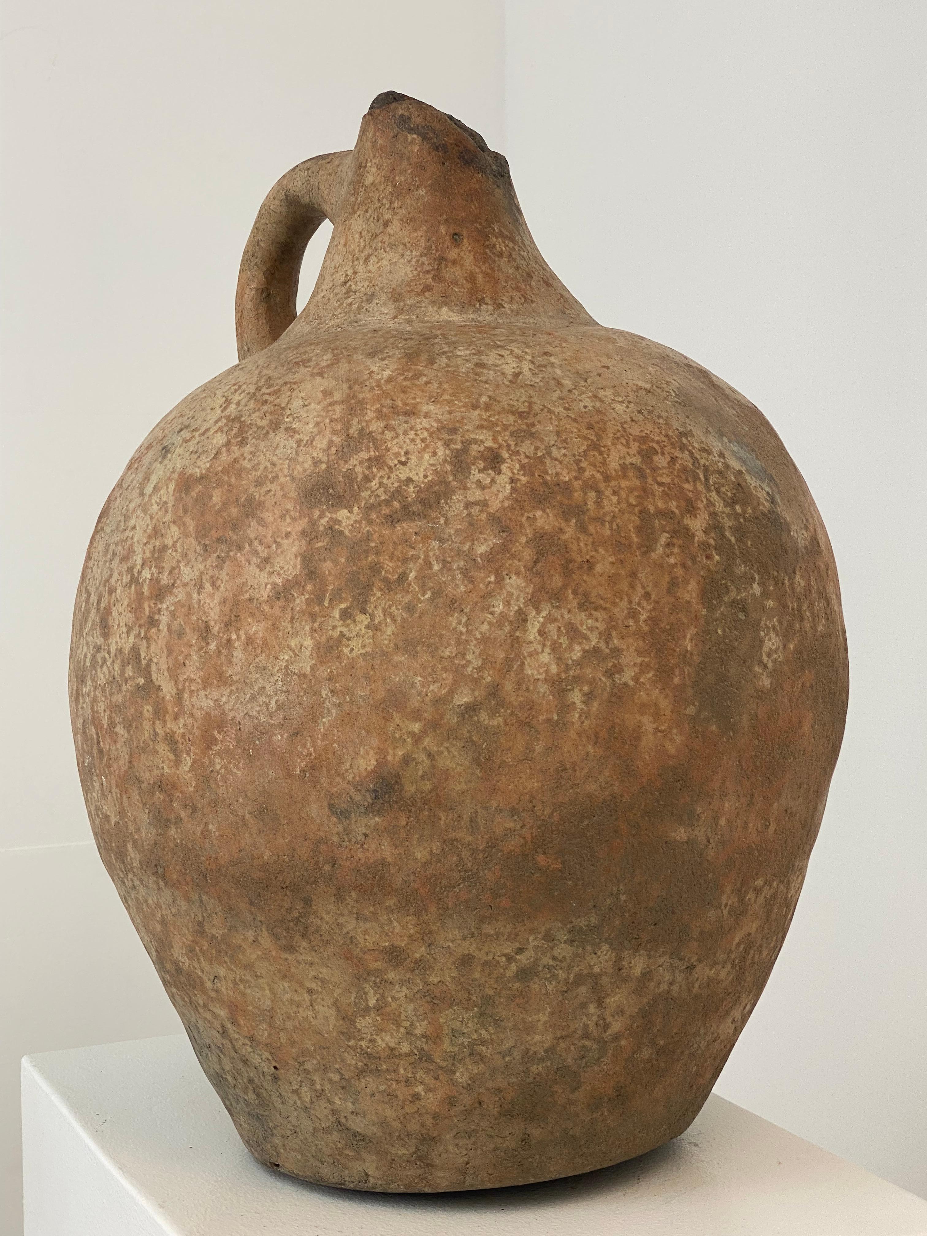 Antique Berber Terracotta Jar from Morocco For Sale 5