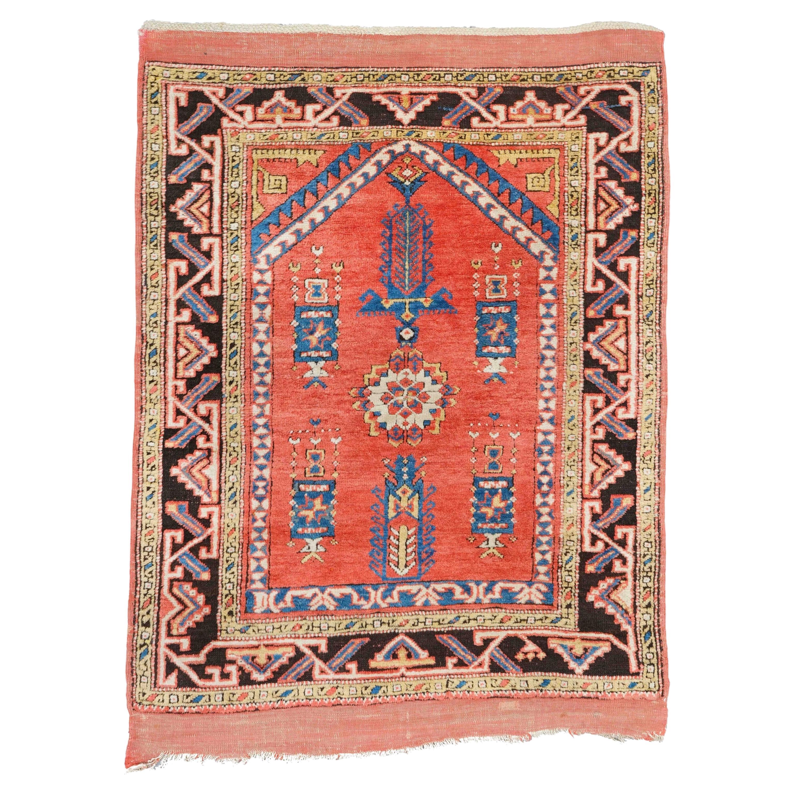 Antique Bergama Rug - Early 19th Century Anatolian Prayer Bergama Rug For Sale