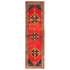 Antique Bergama Turkish Rug. Size: 3 ft 7 in x 13 ft 1 in (1.09 m x 3.99 m)