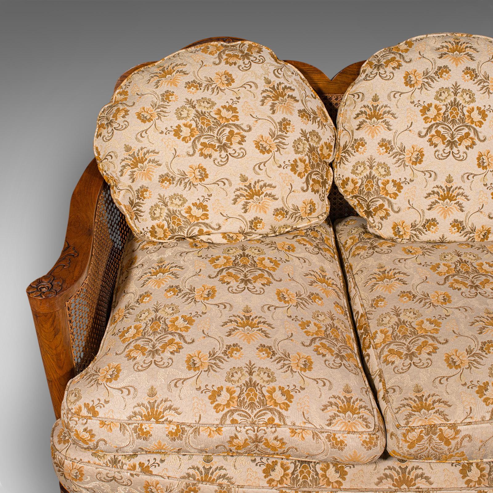 Noyer Suite de canapés Bergère anciens, anglais, noyer, banquette à 3 places, fauteuil, style édouardien