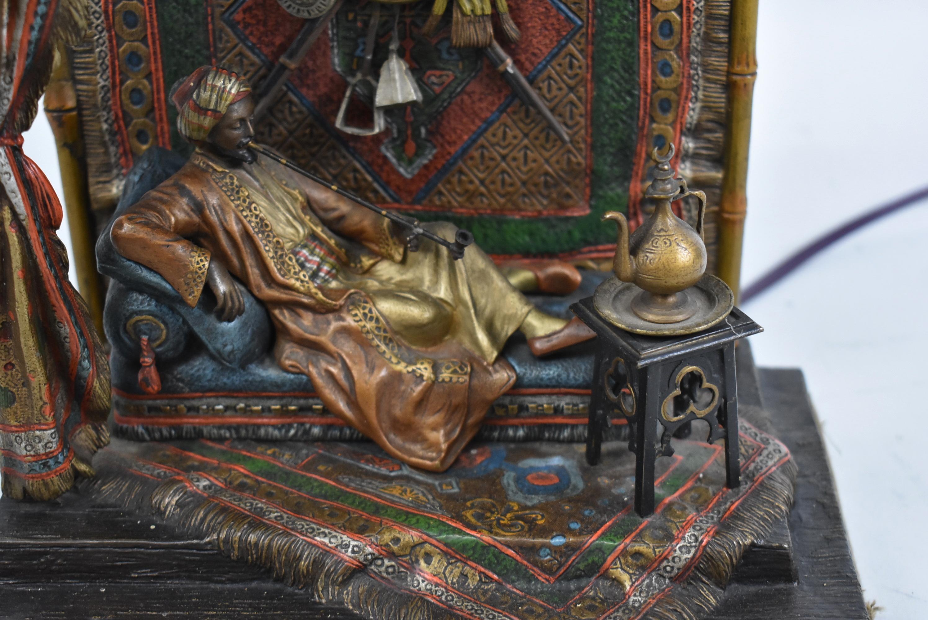 Antique Bergman Austrian Bronze Orientalist Carpet Seller Lamp In Good Condition In Toledo, OH