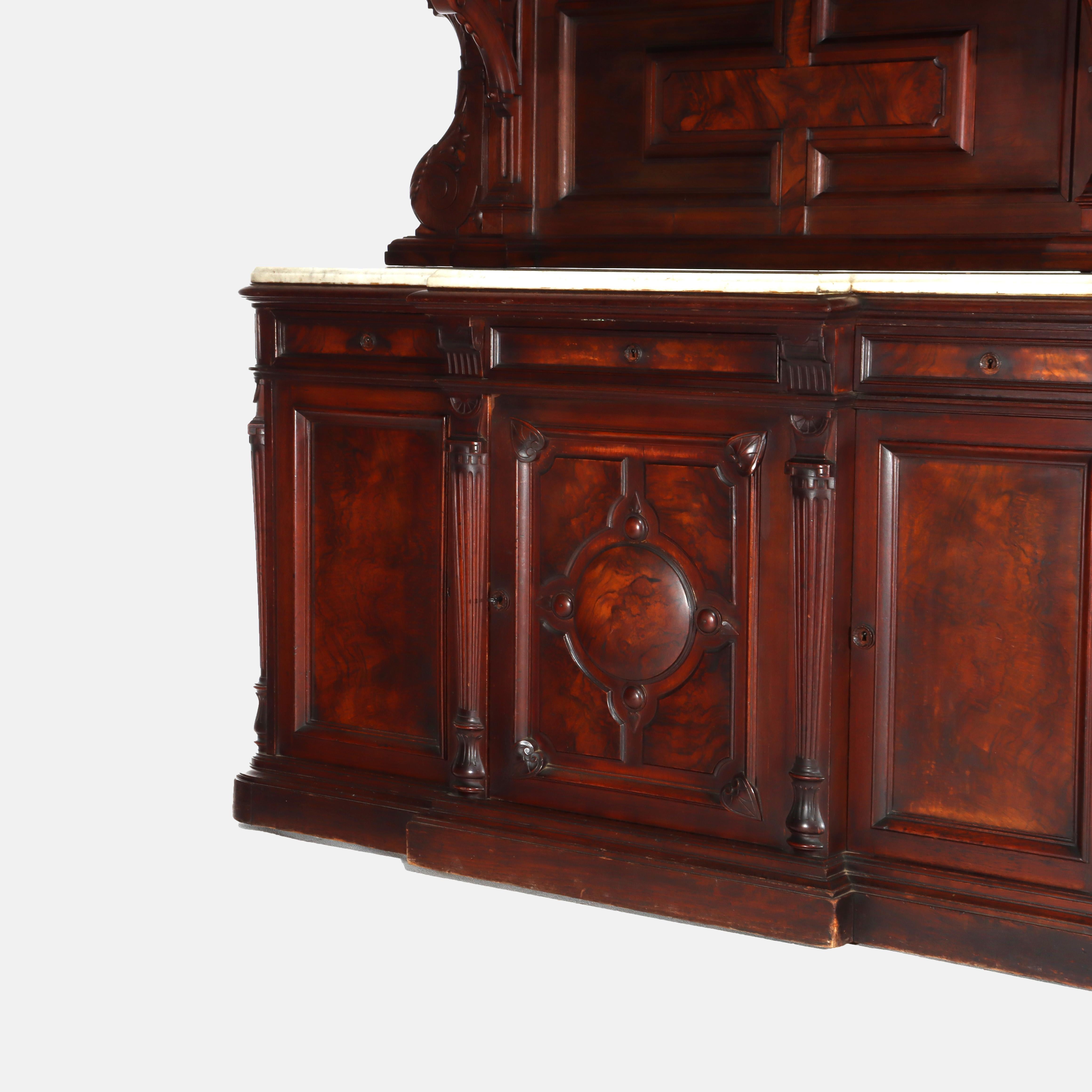 Antike Berkey & Gay Renaissance-Revival-Anrichte aus Nussbaum, Wurzelholz und Marmor um 1890 (Walnuss) im Angebot