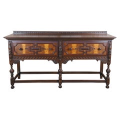 Buffet en noyer ancien de style gothique jacobéen Berkey & Gay William & Mary