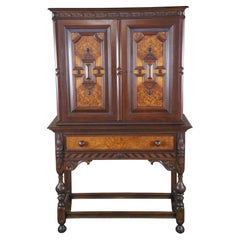 Antiker Berkey & Gay William & Mary Nussbaum China Hutch-Schrank Jacobean Gotik