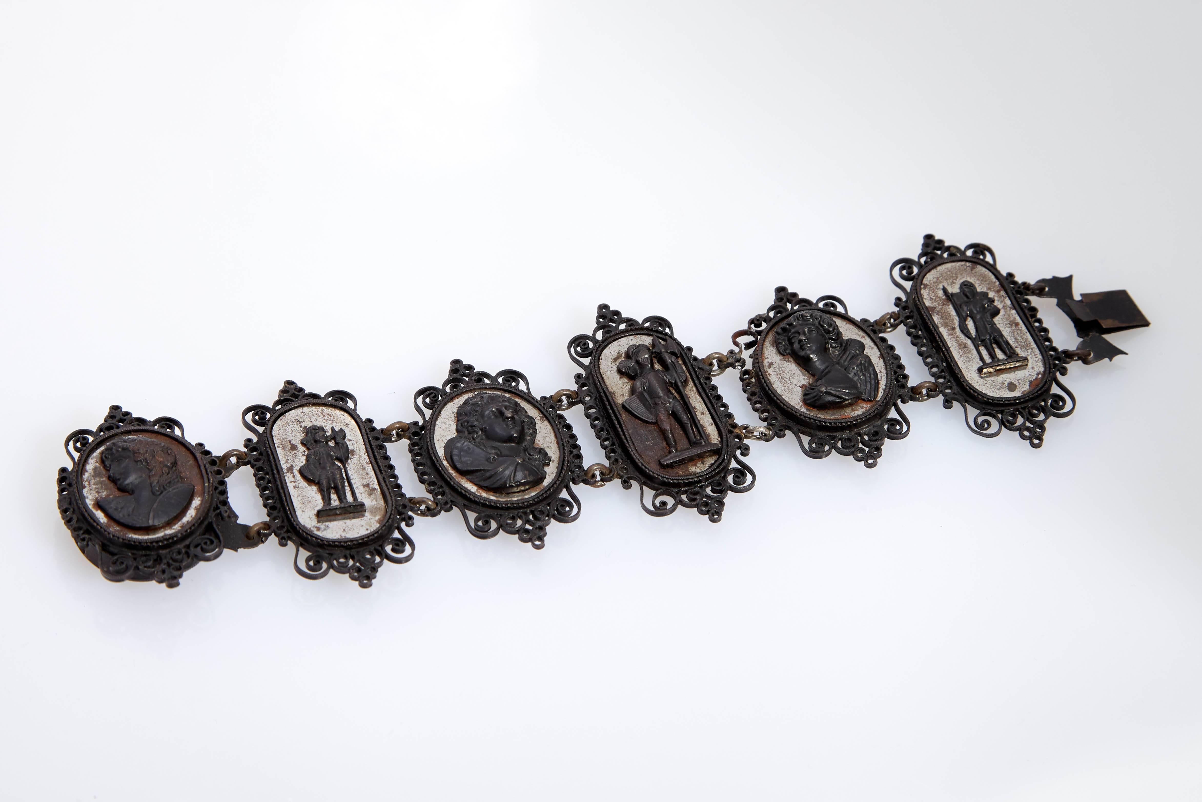 Antikes Berliner Eisenarmband aus Eisen im Zustand „Hervorragend“ im Angebot in New York, NY