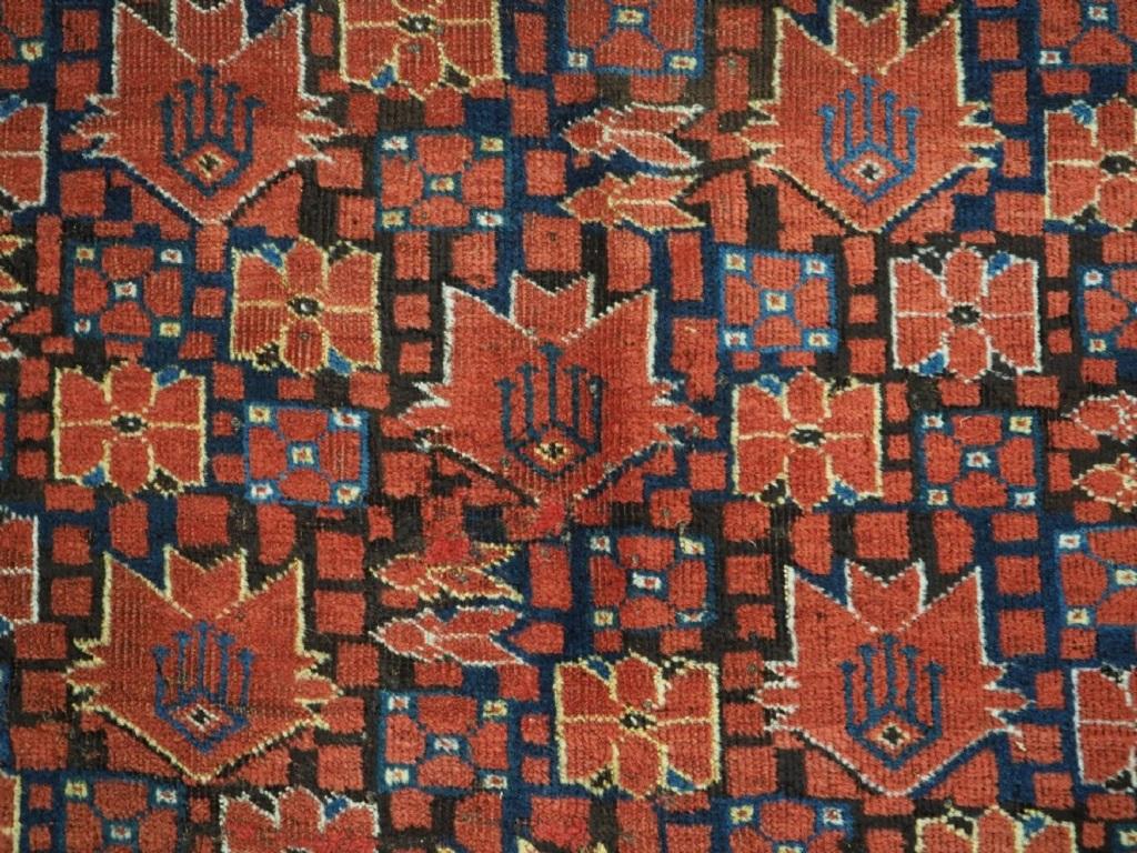 Antique Beshir Turkmen Kelleh Rug of Small Size, Circa 1880 In Excellent Condition For Sale In Moreton-In-Marsh, GB