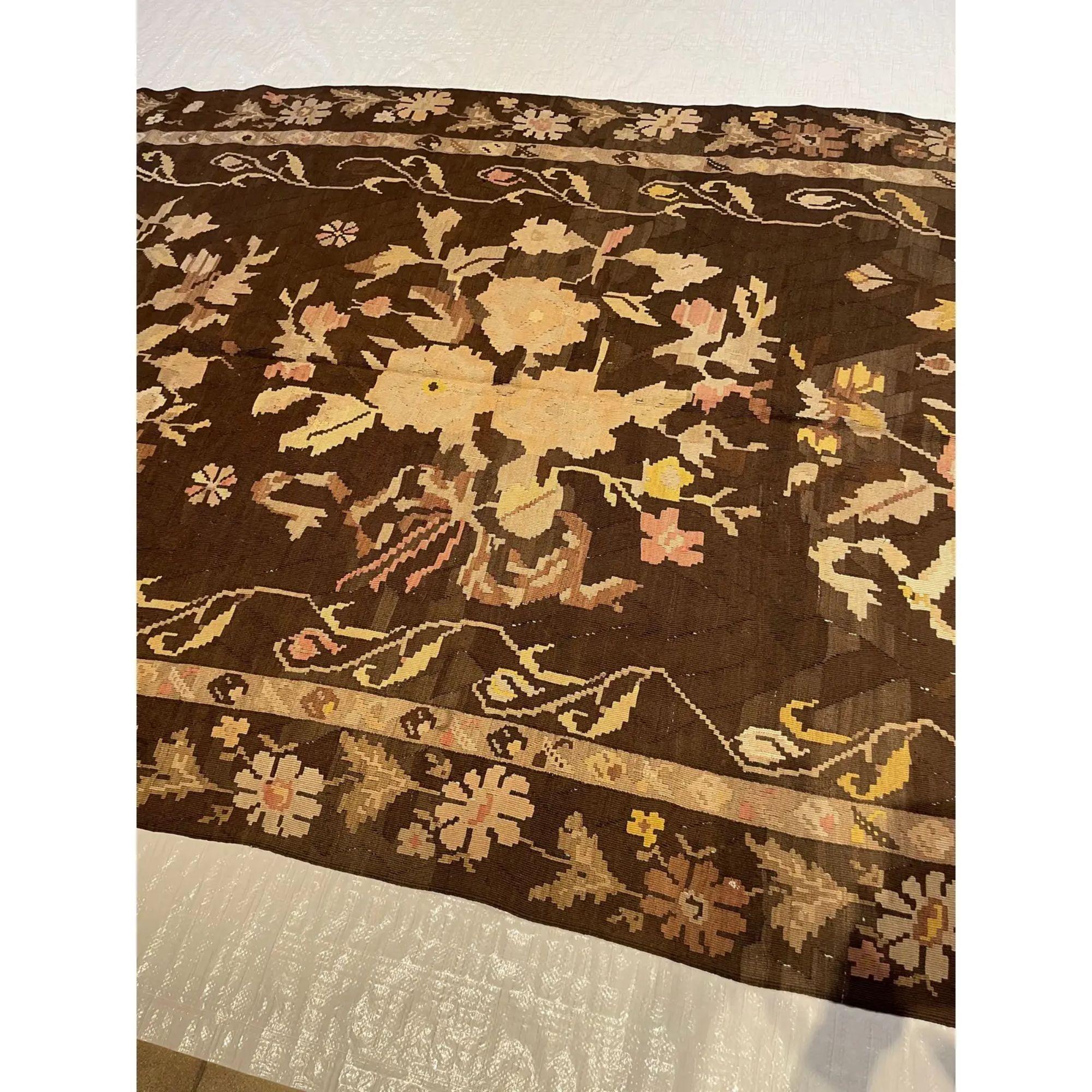 Ancien tapis Bessarabian à motifs floraux 13'8'' X 5'8'' Bon état - En vente à Los Angeles, US