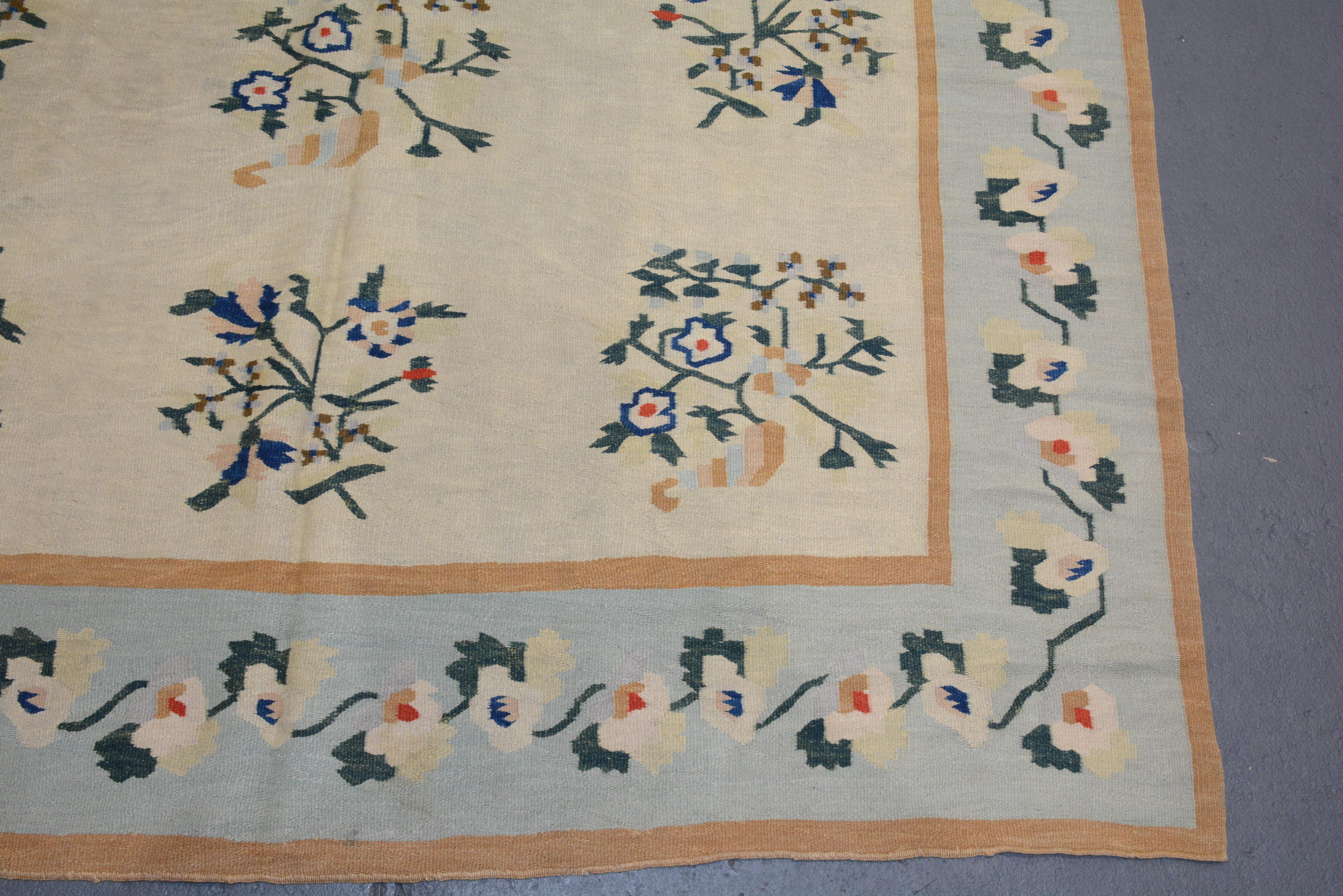 Antique Bessarabian Kilim In Excellent Condition For Sale In Closter, NJ