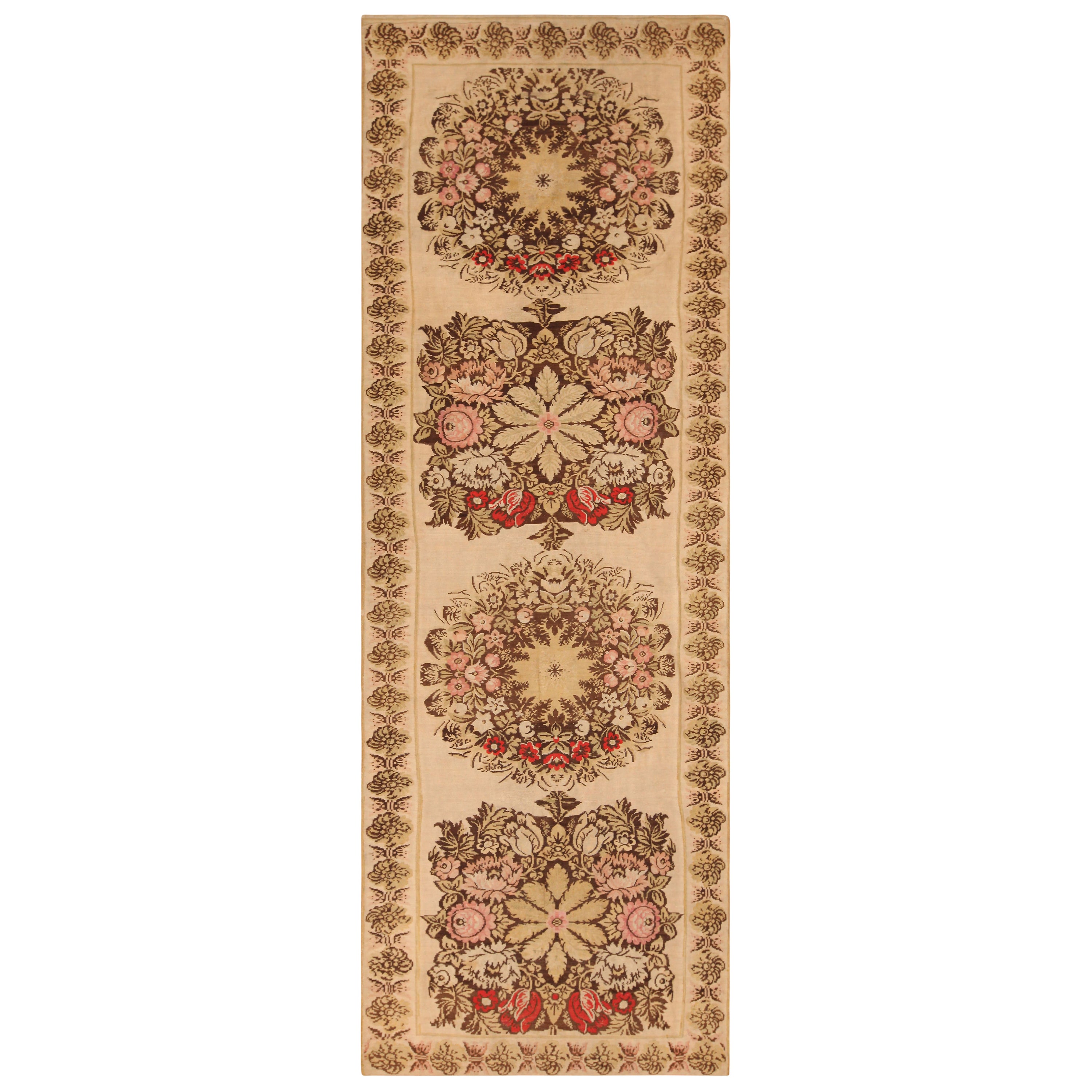 Antiker bessarabischer Kelim-Läufer. Größe: 4 ft 3 in x 13 ft im Angebot