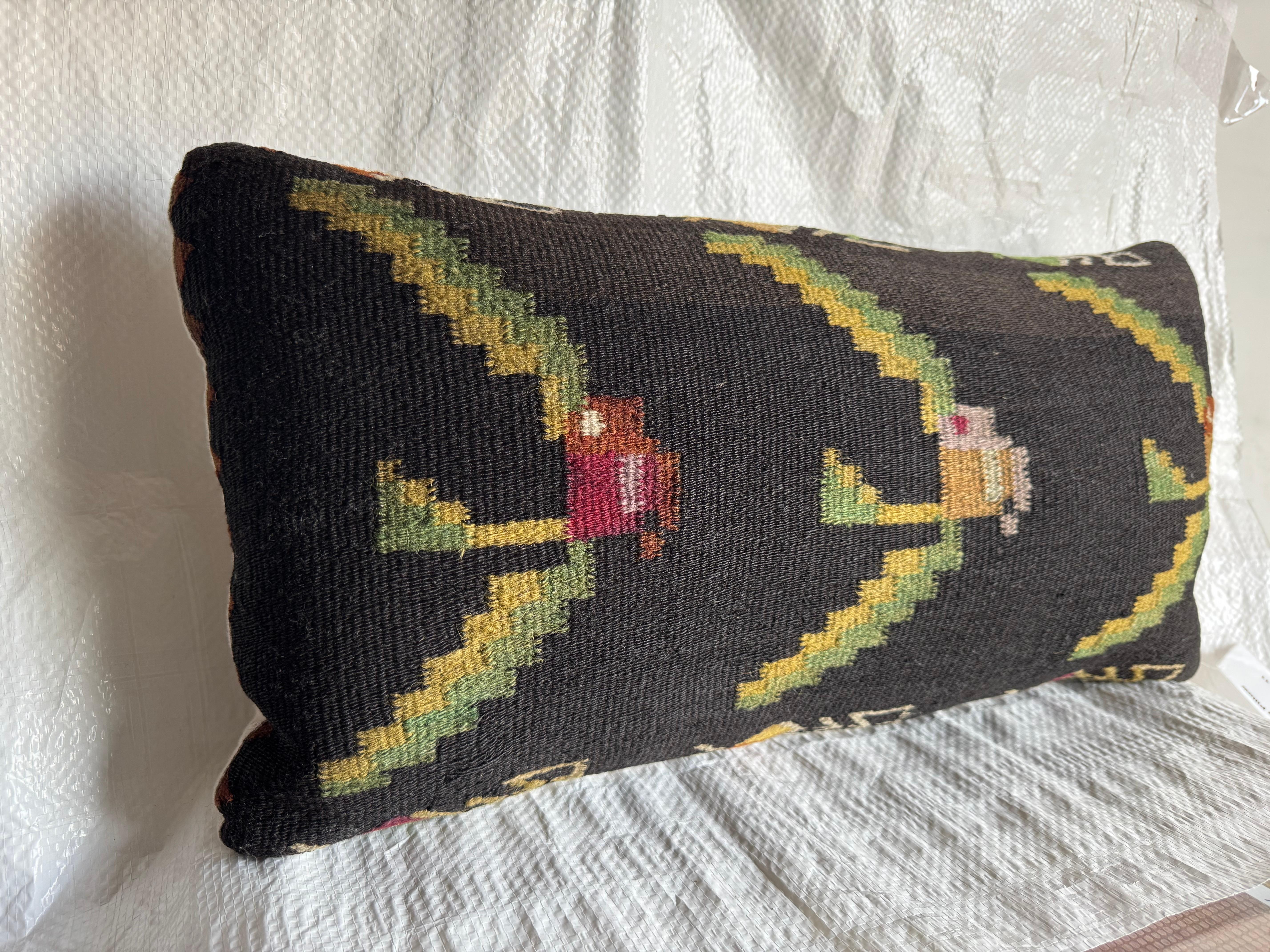 Antique Bessarabian Pillow, Circa 1880 In Good Condition For Sale In Los Angeles, US