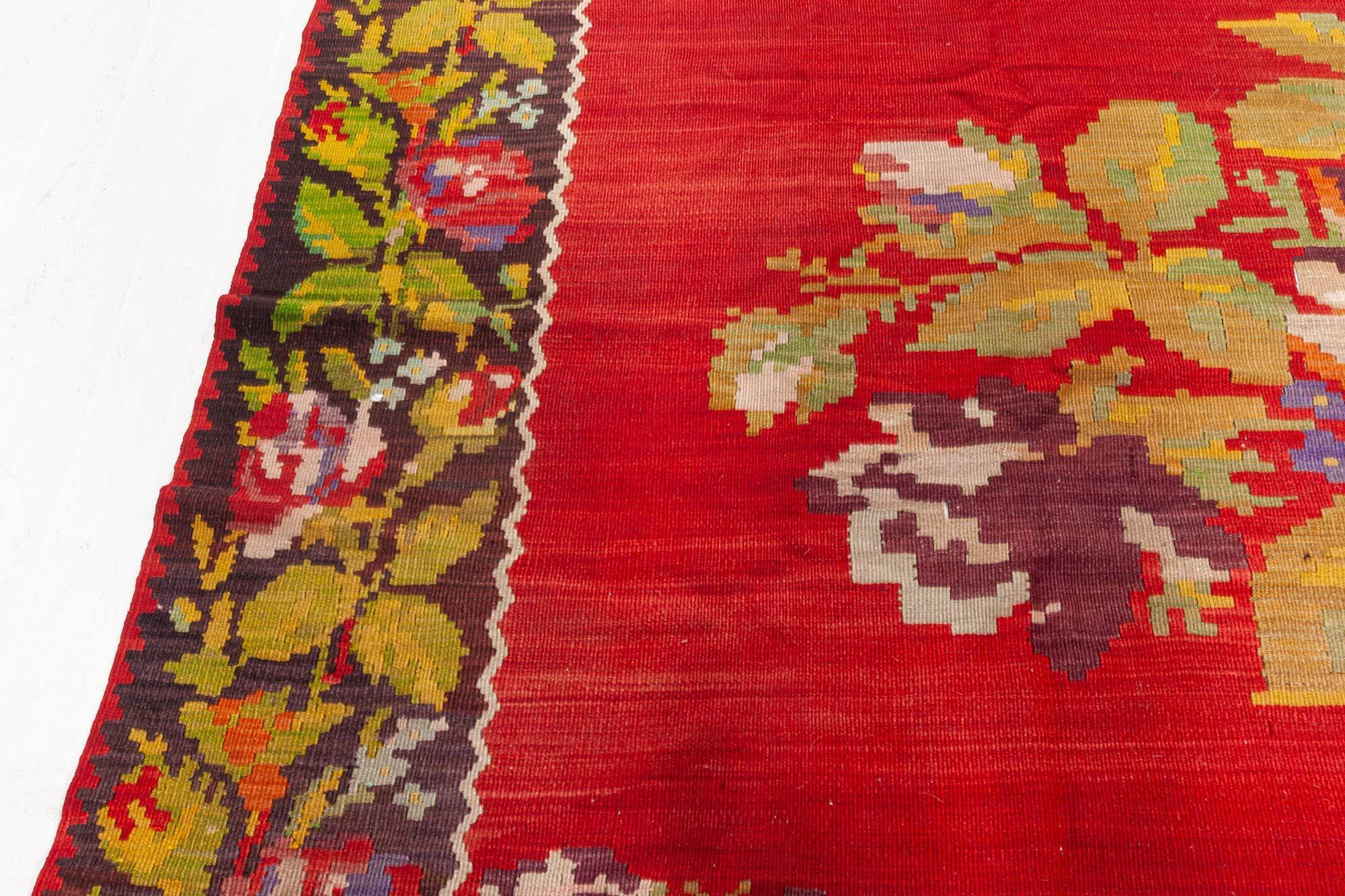 Antiker roter Teppich aus Bessarabien (Wolle) im Angebot