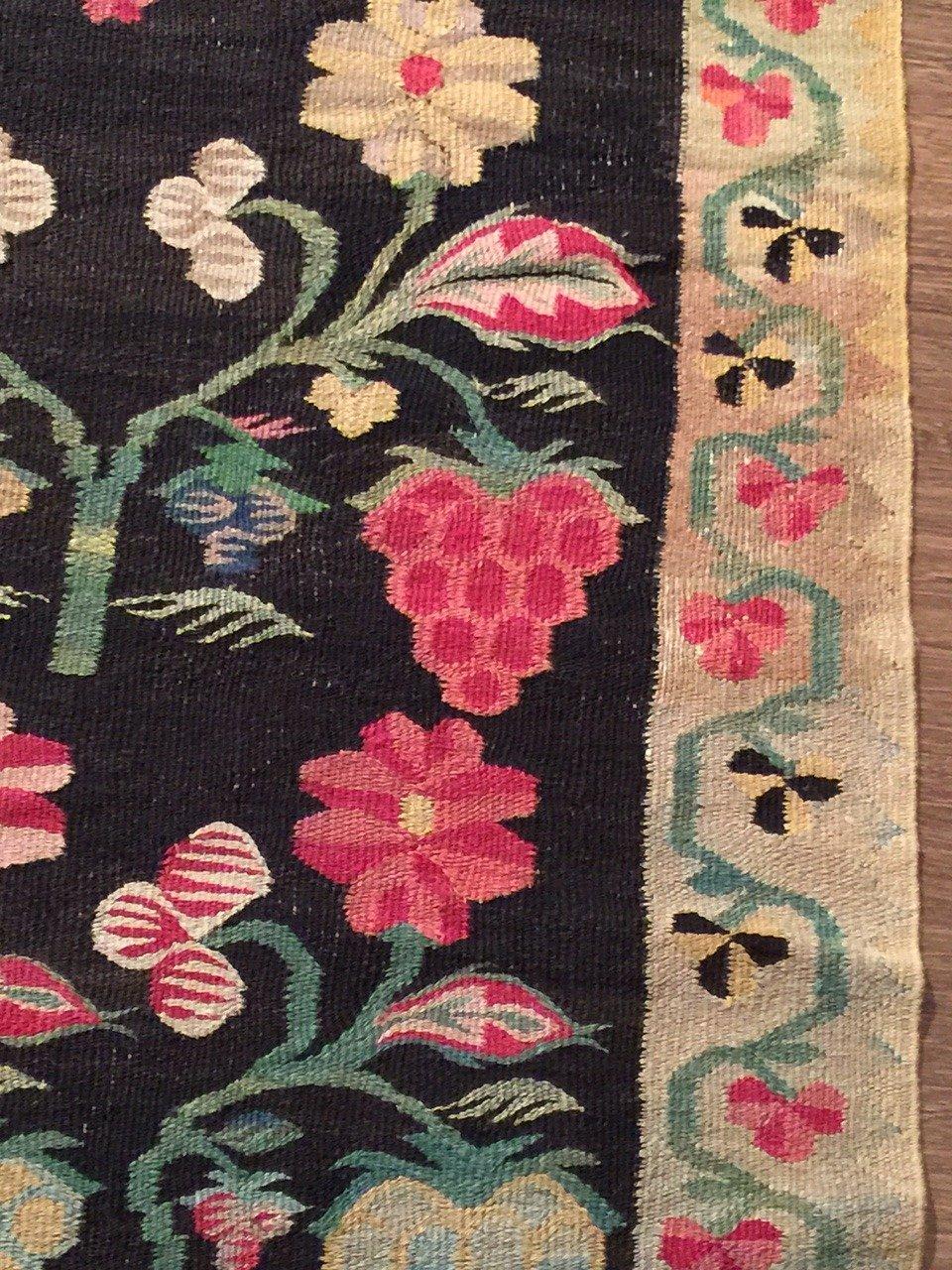 Antiker bessarabischer Teppich, CIRCA 1910, 4' x 6' (Rumänisch) im Angebot