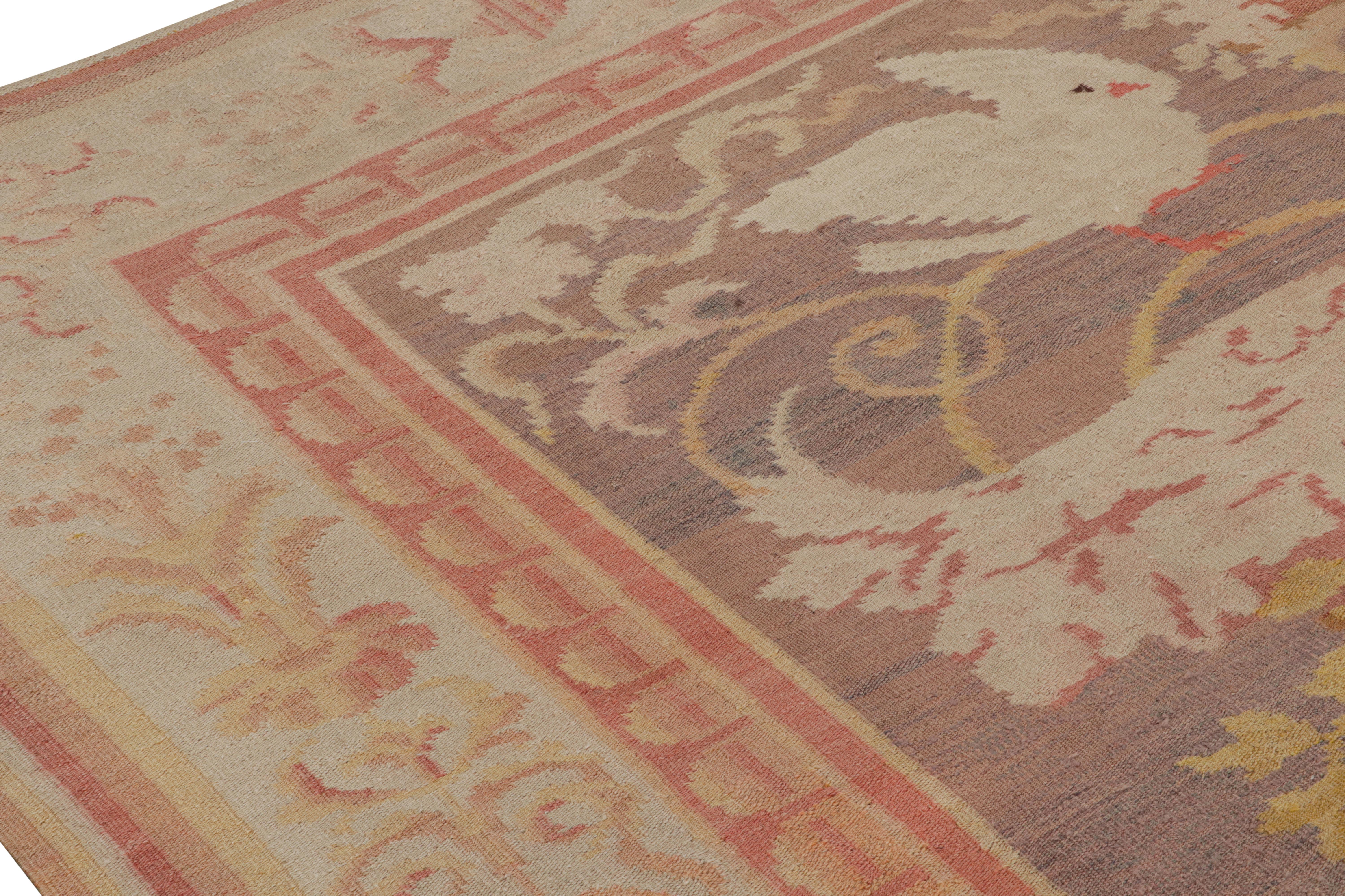 Antiker bessarabischer Teppich in Lila mit Blumenbildern (Frühes 20. Jahrhundert) im Angebot