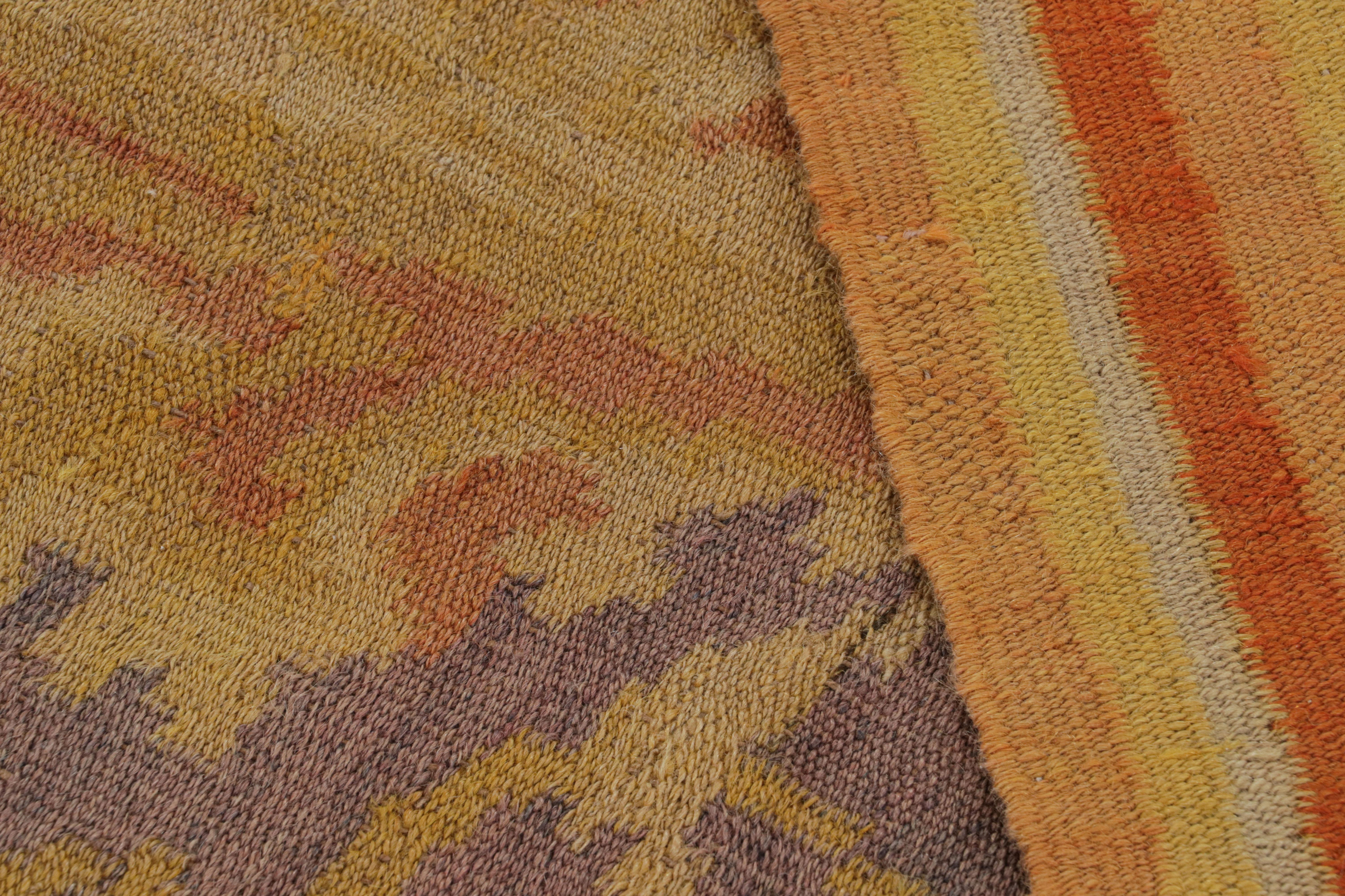 Antiker bessarabischer Teppich in Lila mit Blumenbildern (Wolle) im Angebot