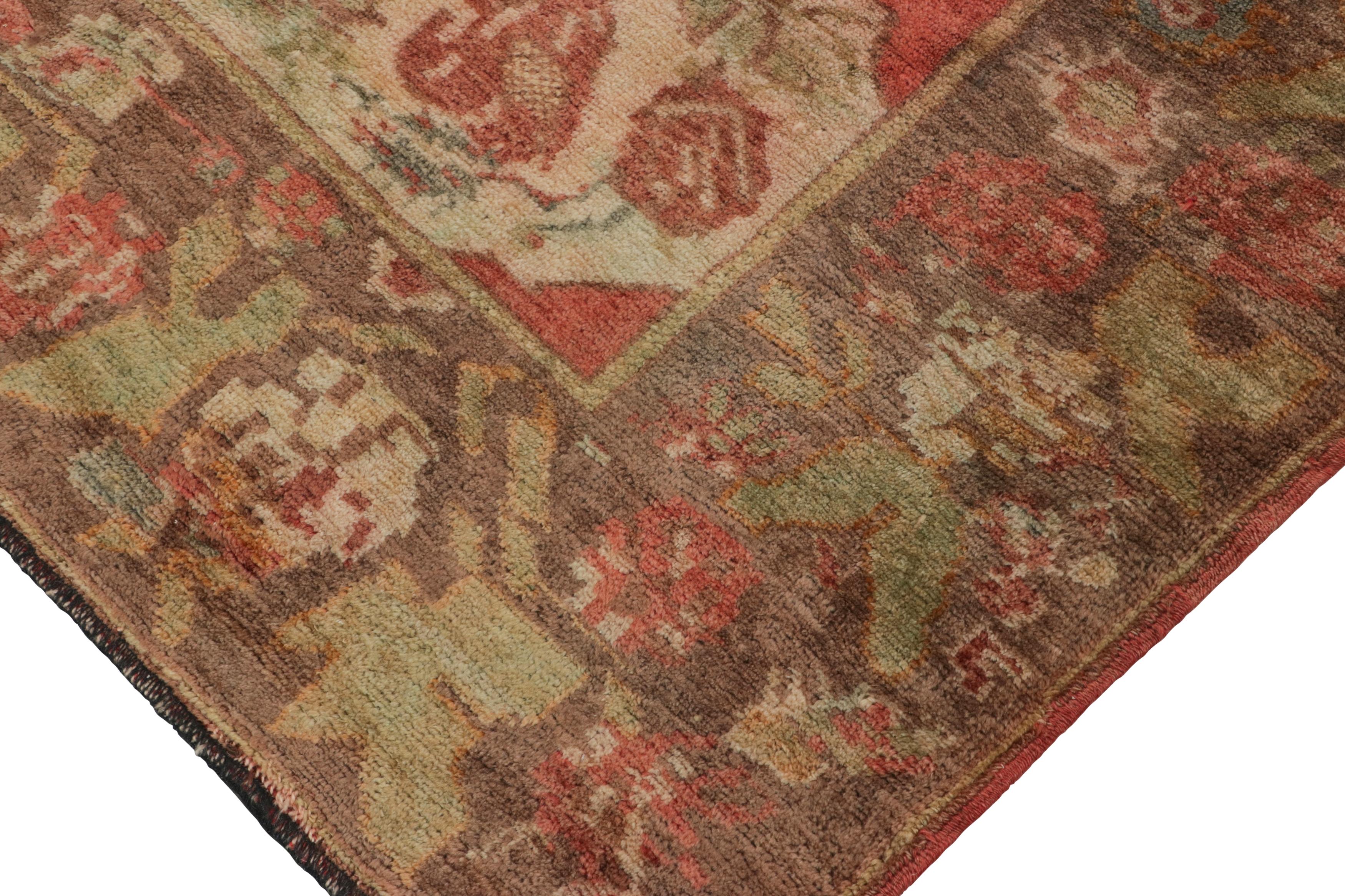 Early 20th Century Antique Bessarabian Rug in Red and Green with Floral Medallion - Rug & Kilim For Sale