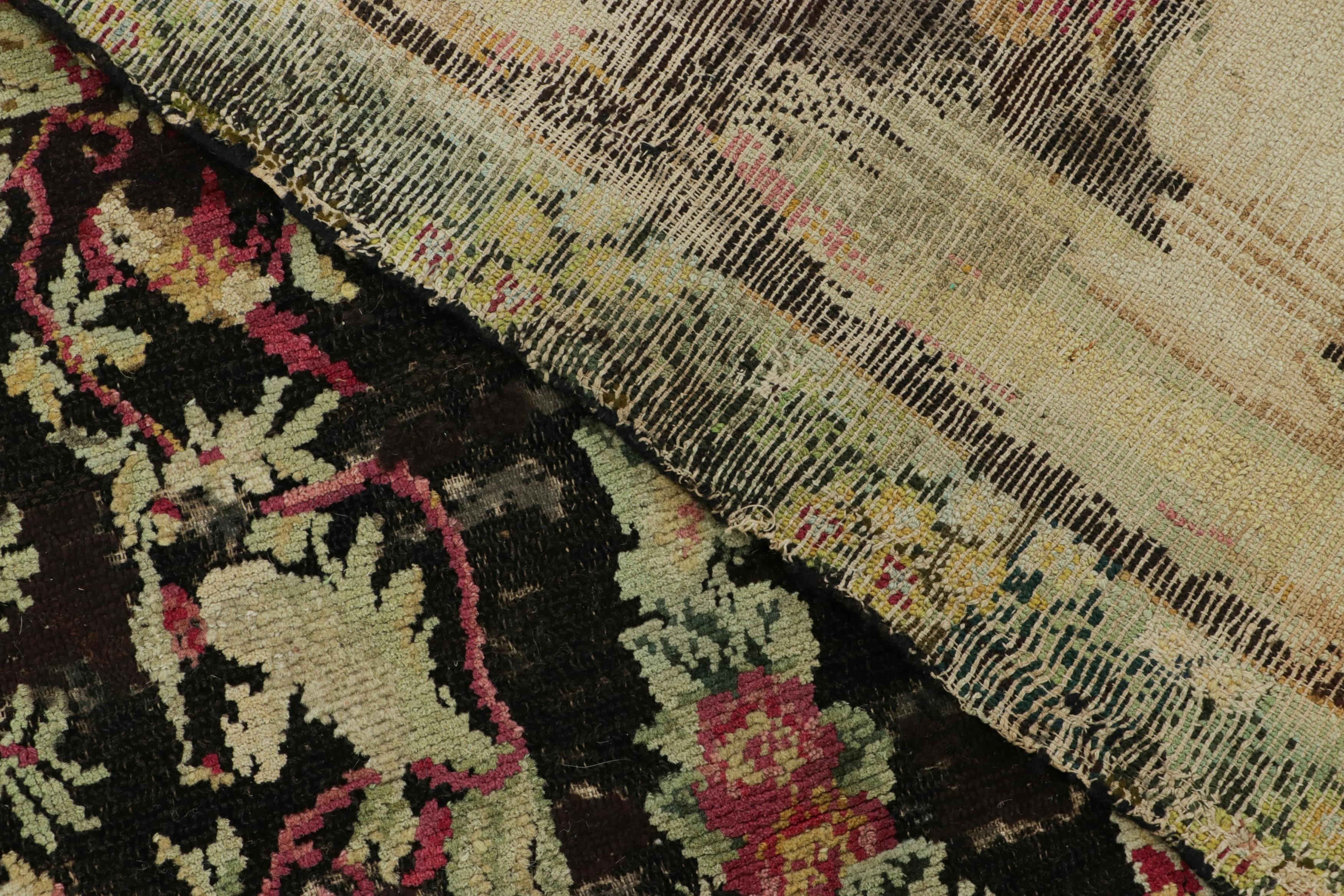 Lana Tappeto antico Bessarabico, con scimmie e medaglione floreale - Rug & Kilim in vendita