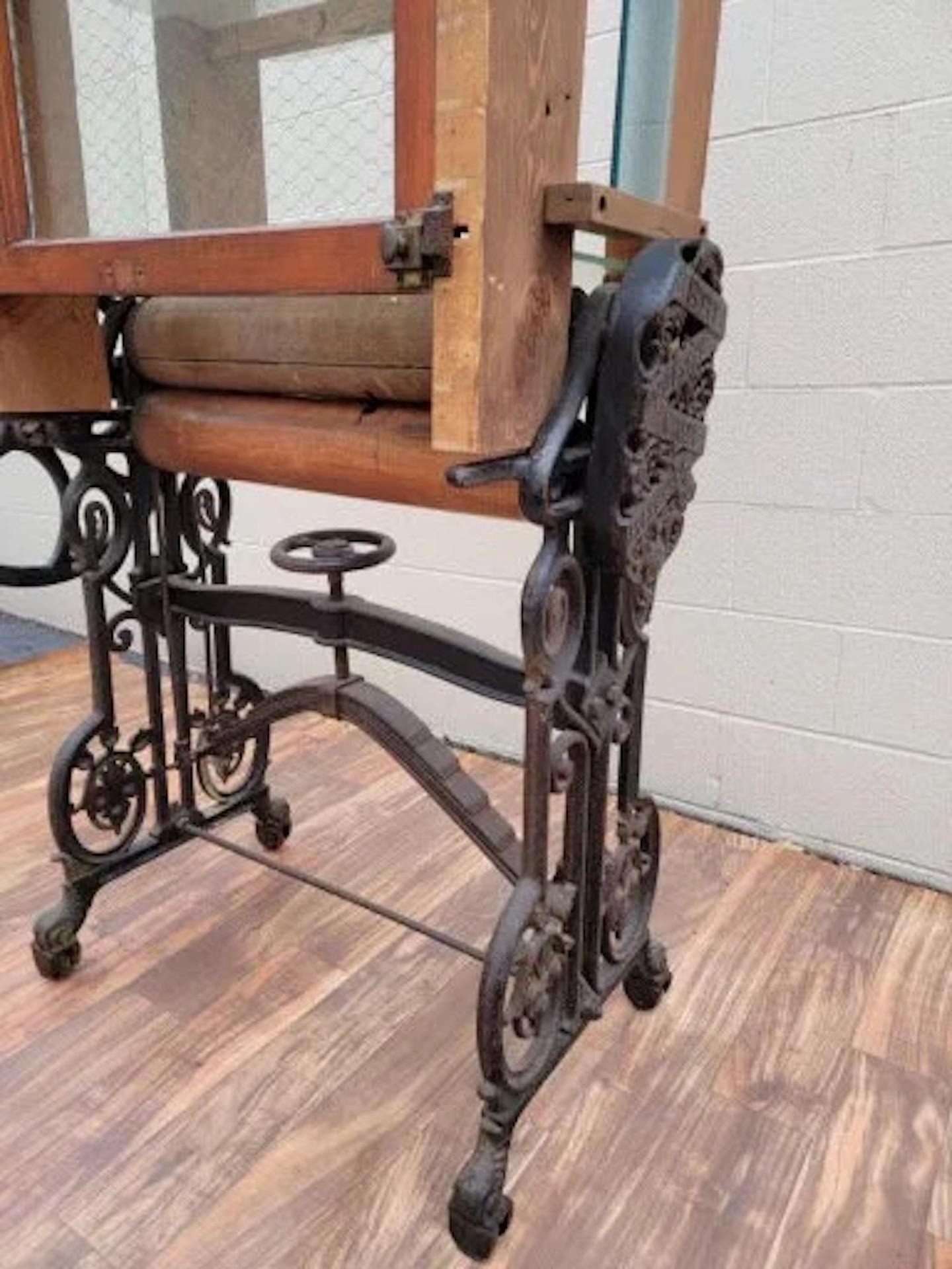 Americano Antico Beste Deutsche Linen Press Machin in vendita