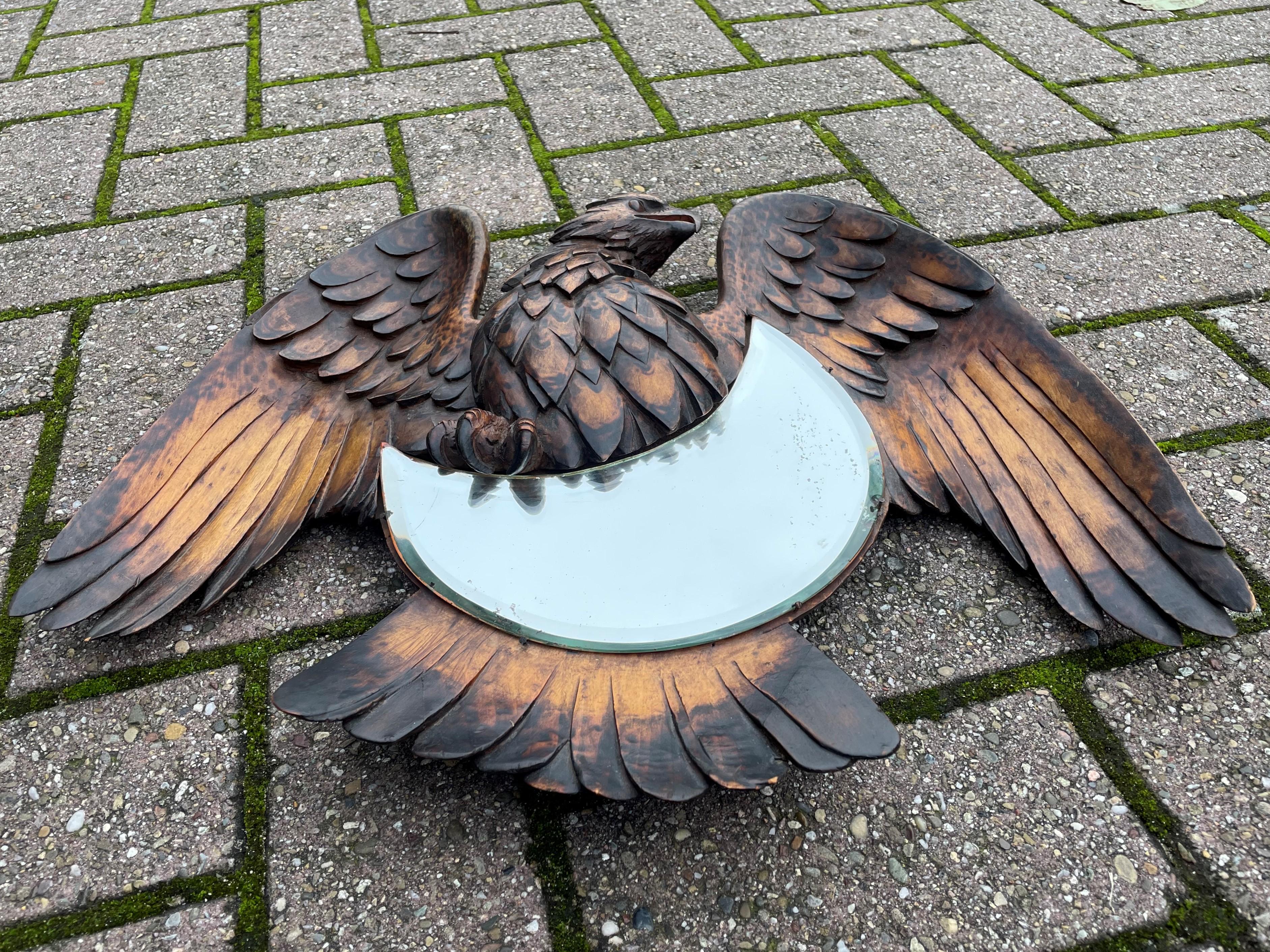 Antique & Beveled Wall Mirror in a Top Quality Hand Carved Eagle Sculpture 1800s In Good Condition For Sale In Lisse, NL