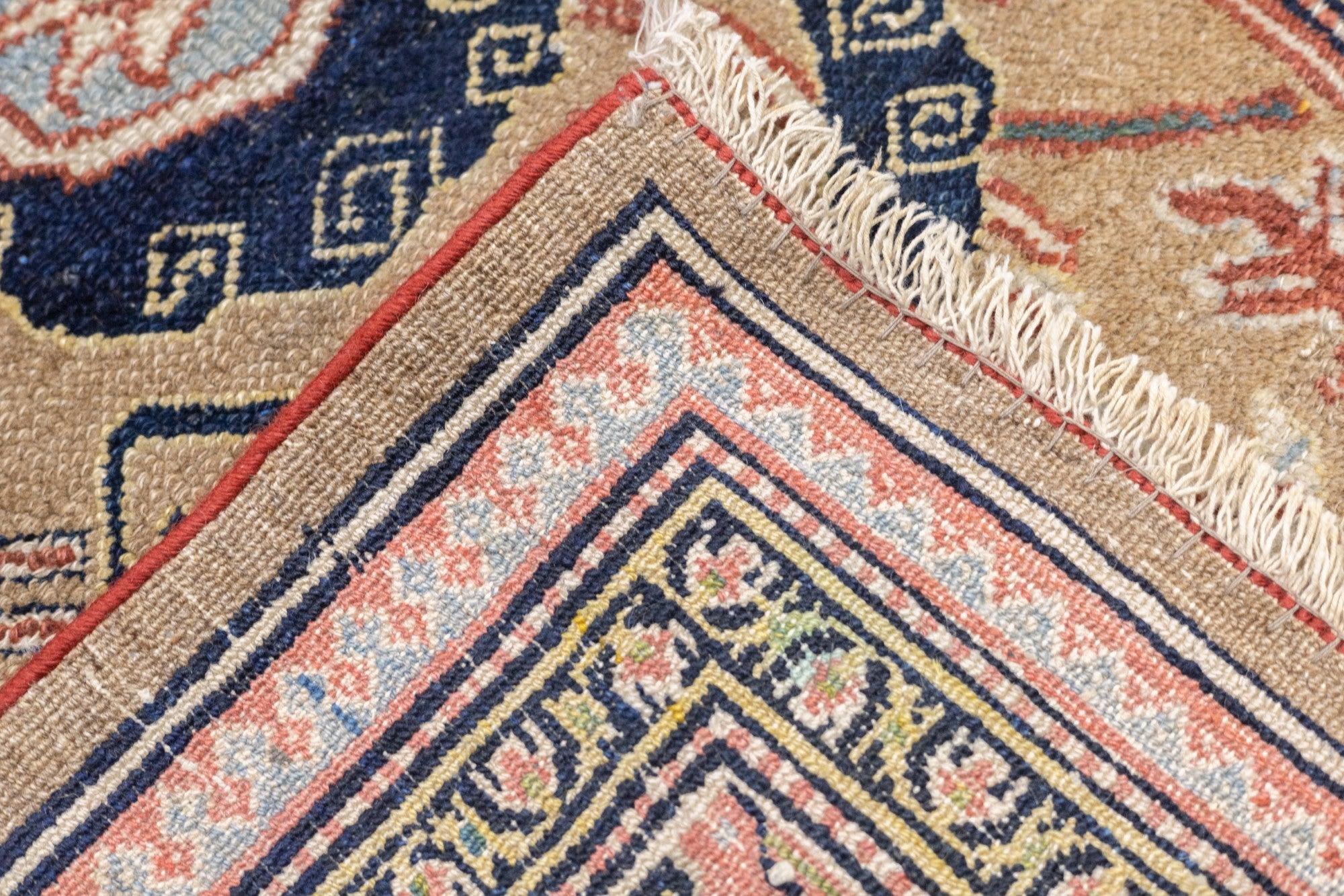Antiker Bibikabad-Teppich 4'2'' x 6'5'' im Angebot 4