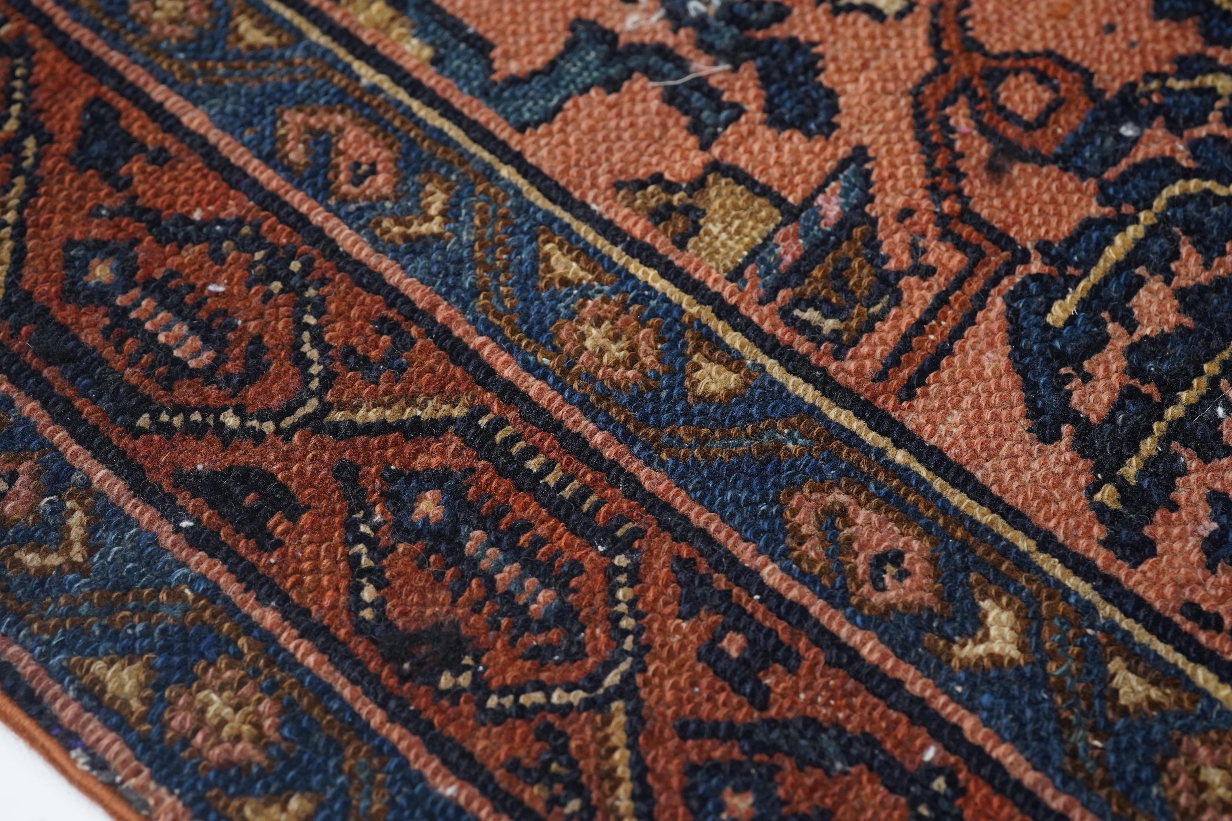 Alfombra Bibikabad Antigua 4'3'' x 6'5'' en Bueno estado para la venta en New York, NY