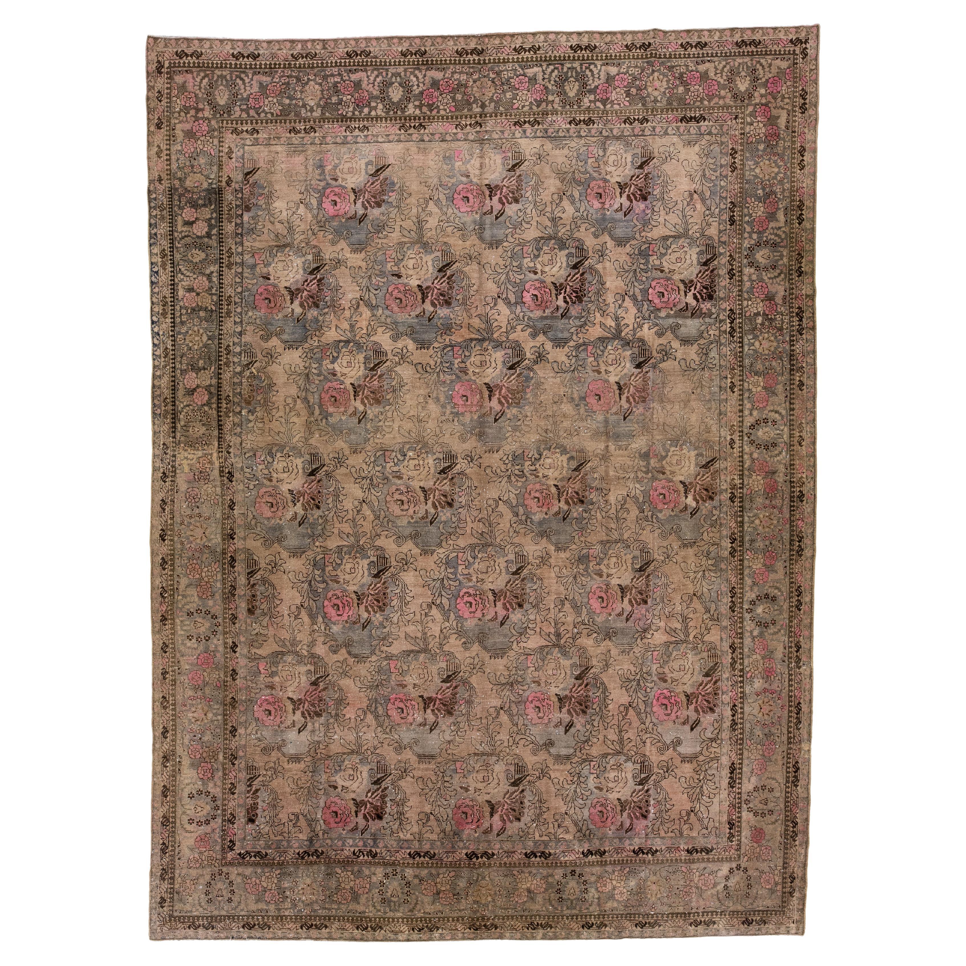 Antiker Bidjar Handgefertigter Wollteppich mit floralem Muster in Brown