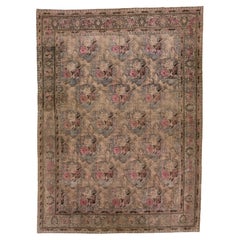 Antiker Bidjar Handgefertigter Wollteppich mit floralem Muster in Brown