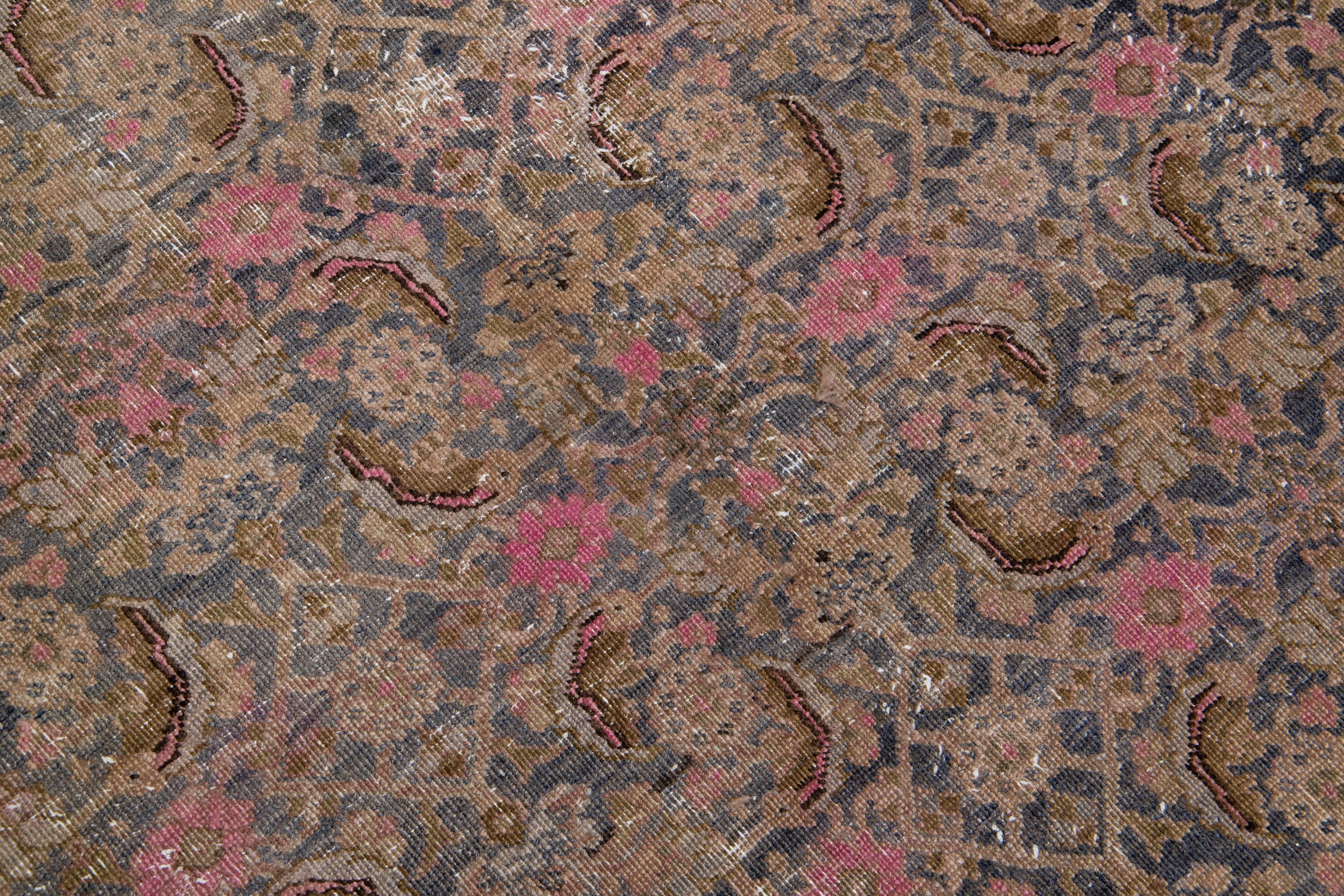 Antiker handgefertigter Bidjar-Teppich aus grauer Wolle mit Blumenmuster (20. Jahrhundert) im Angebot