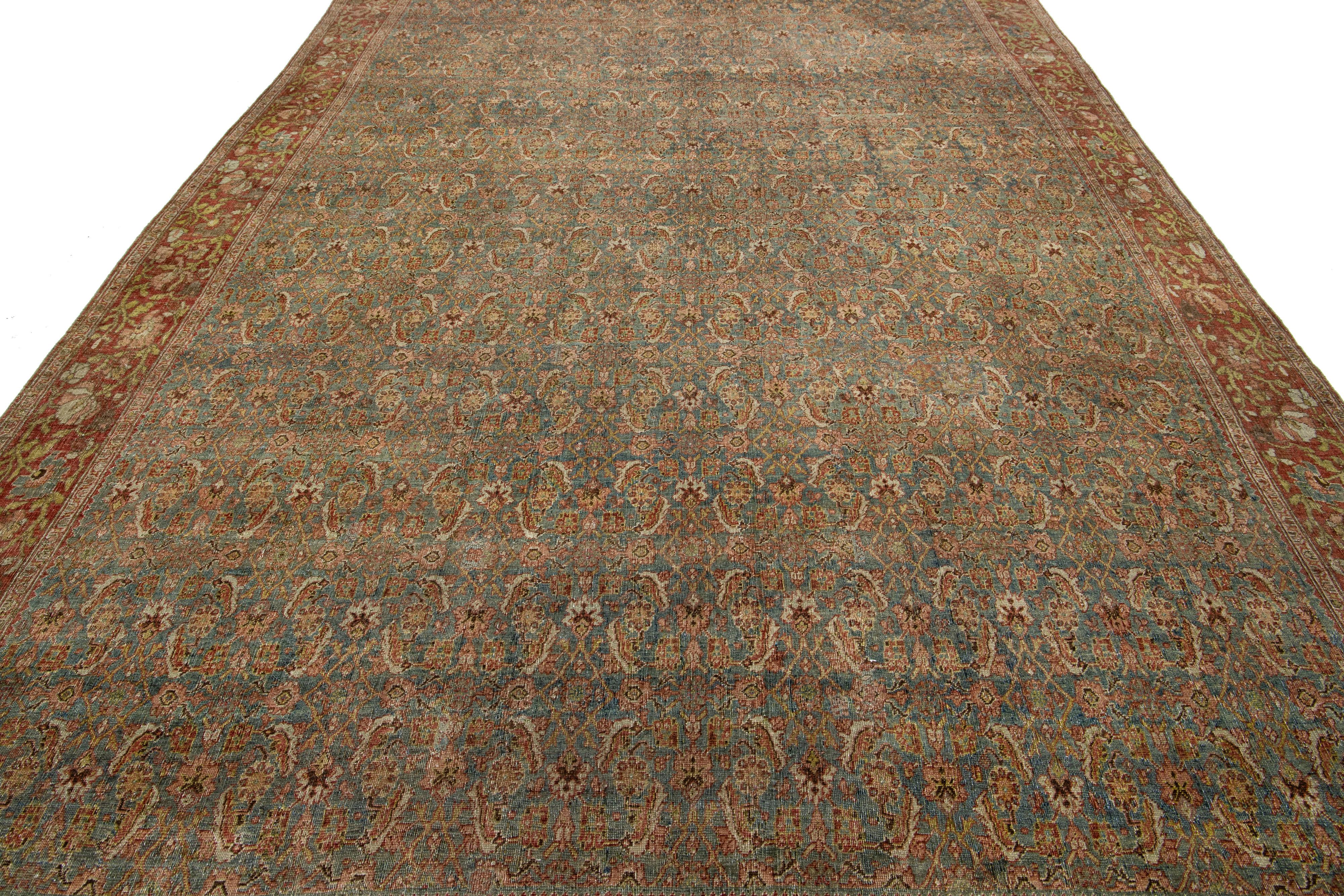 Tapis persan antique Bidjar en laine bleue fait à la main avec motif sur toute la surface en vente 1