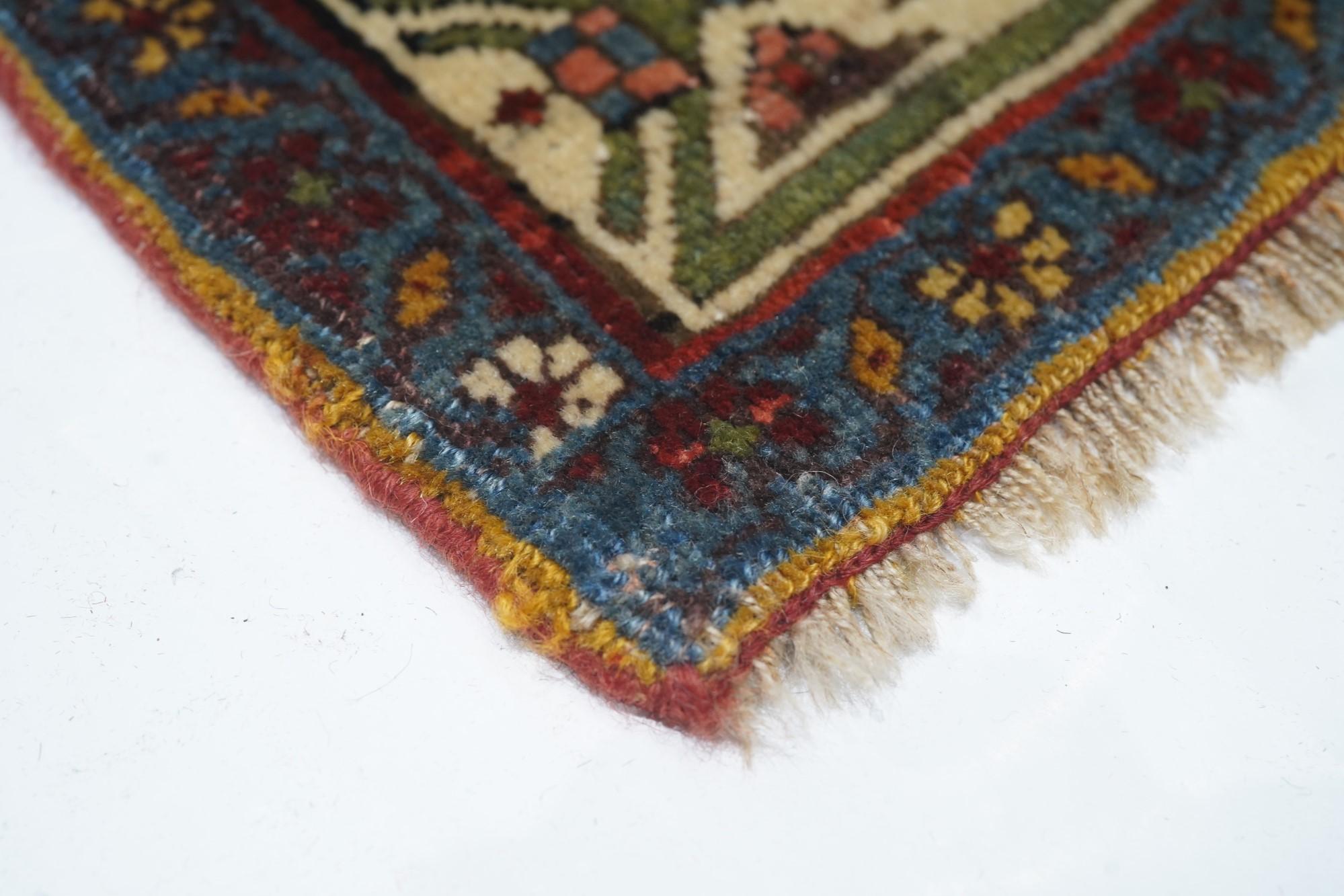 Antique Bidjar Rug 4'10'' x 7'3'' In Excellent Condition For Sale In New York, NY