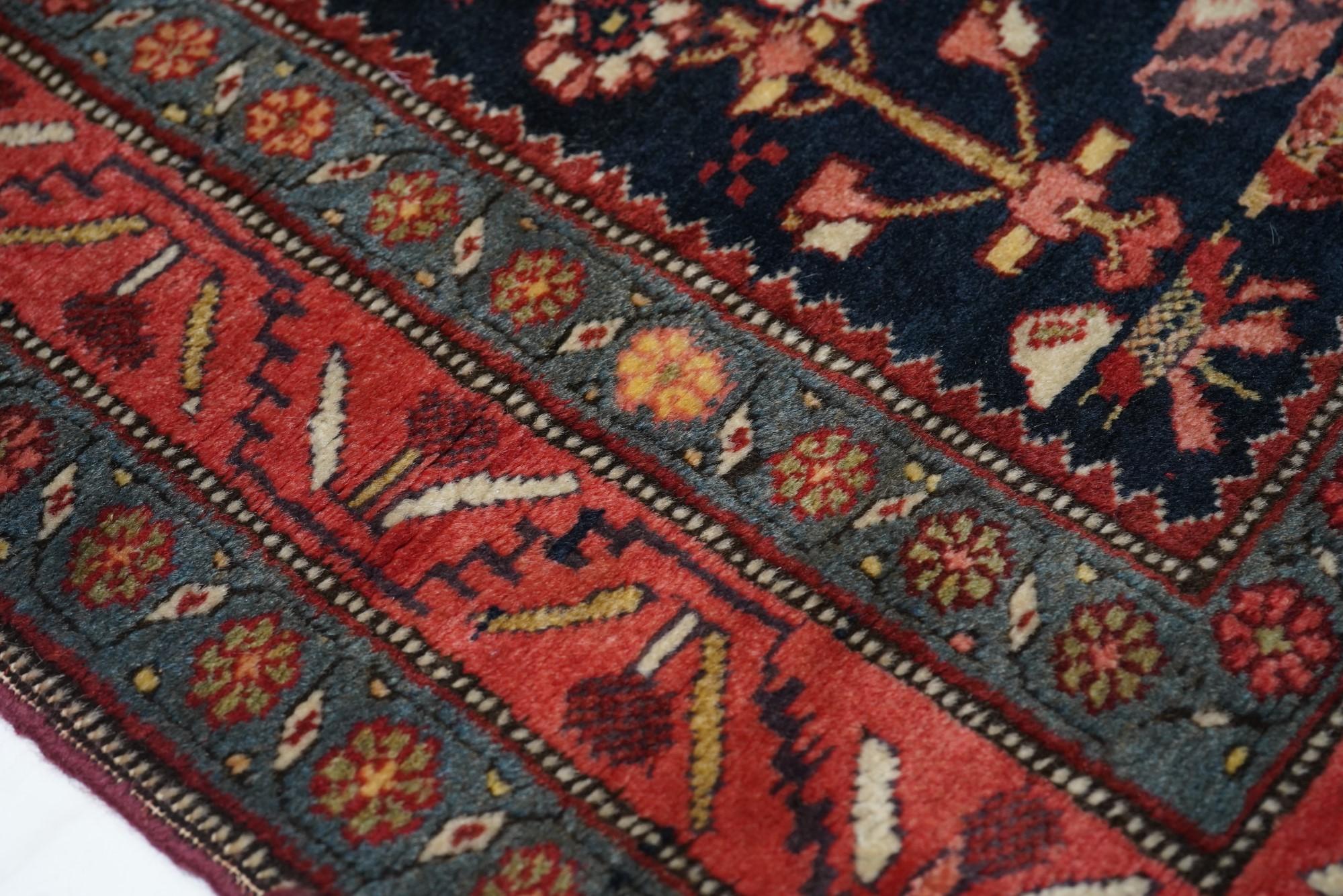 Antiker Bidjar-Teppich im Zustand „Hervorragend“ im Angebot in New York, NY