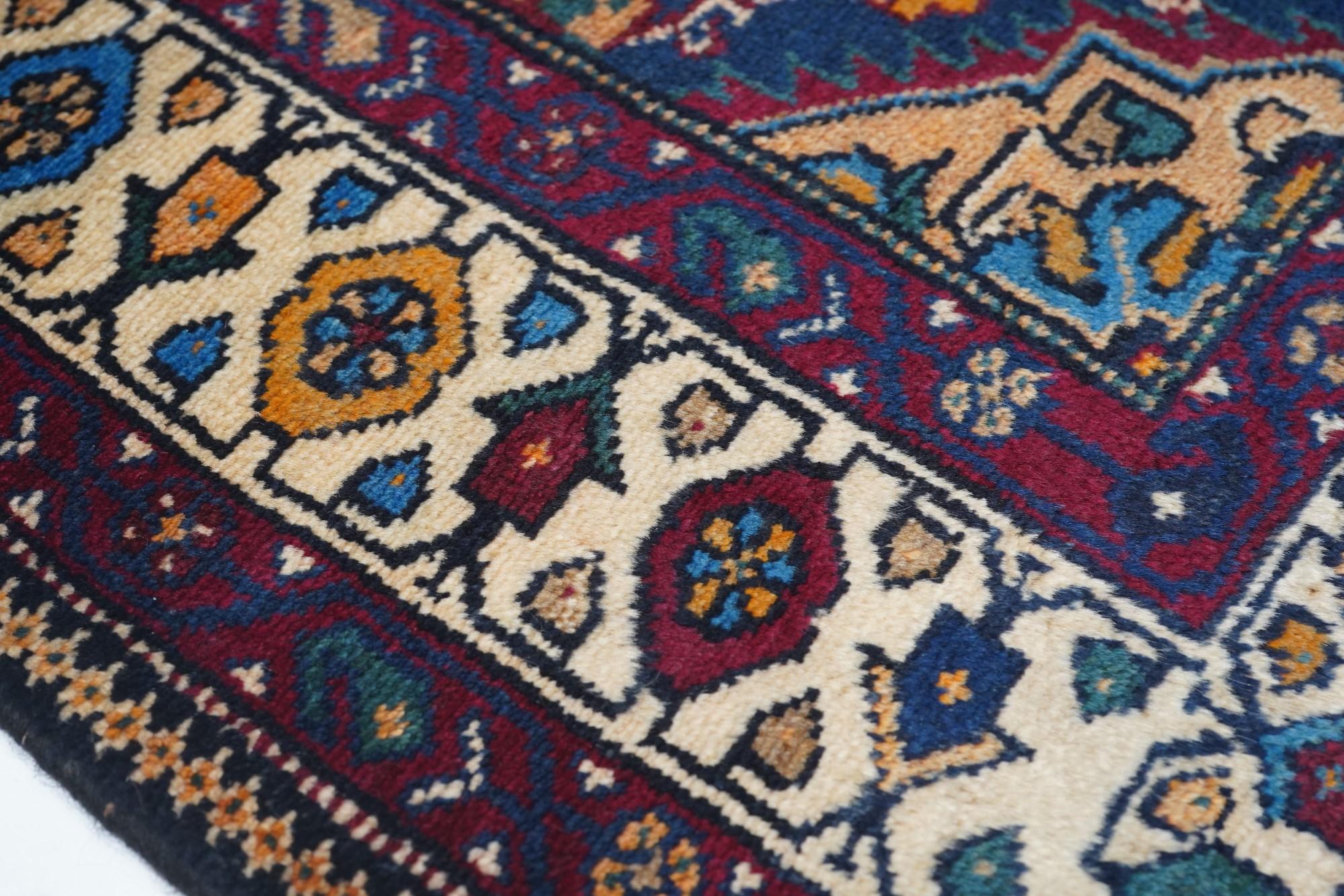 Antique Bidjar Rug In Excellent Condition For Sale In New York, NY
