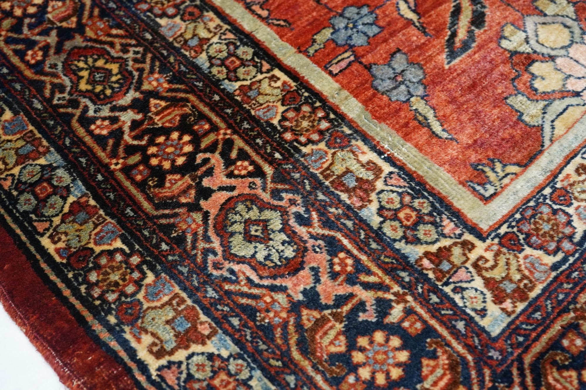 Antique Bidjar Rug In Excellent Condition For Sale In New York, NY