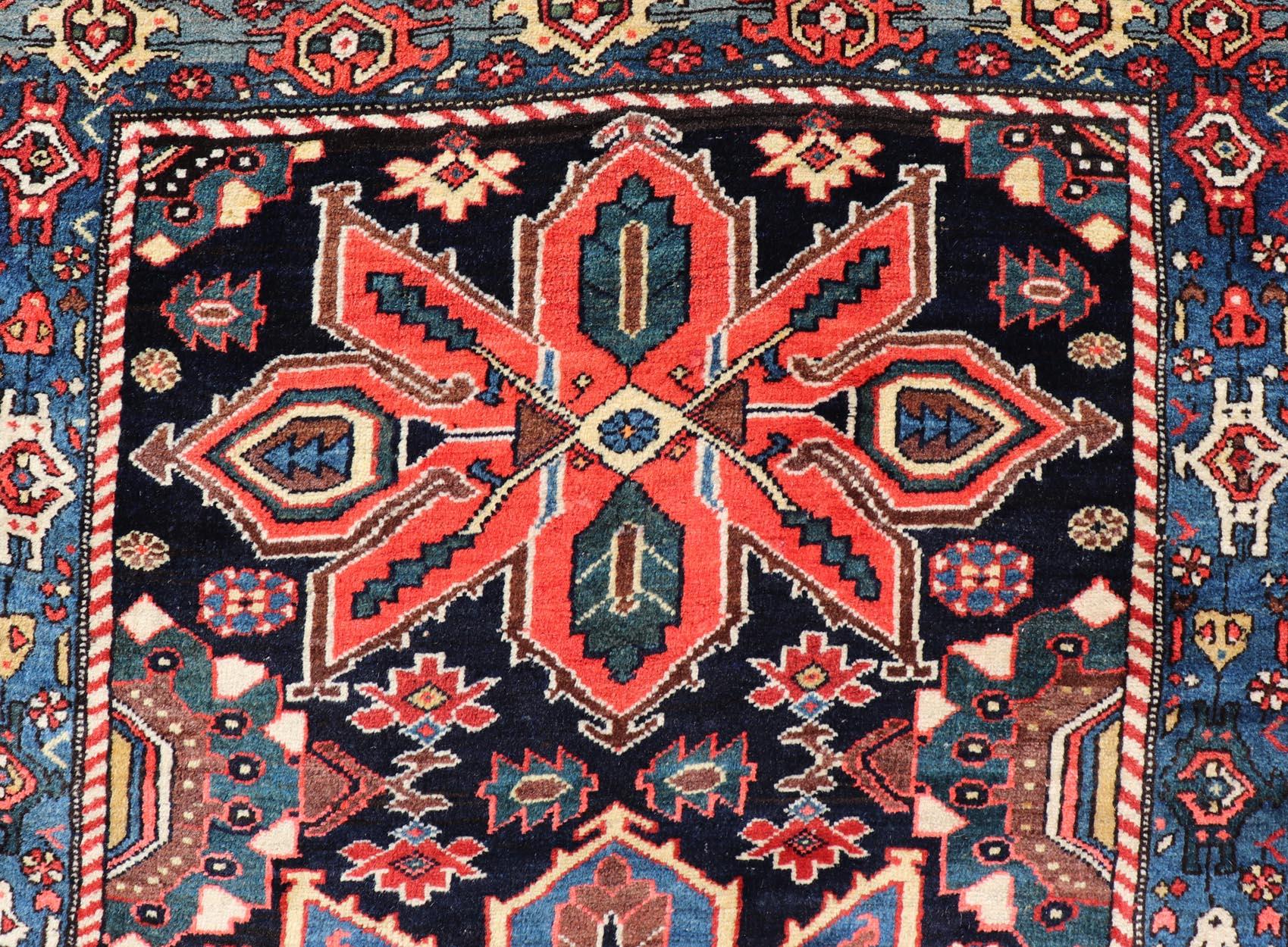 Tabriz Runner antico Bidjar con design geometrico a medaglioni floreali 4'1 x 17' in vendita