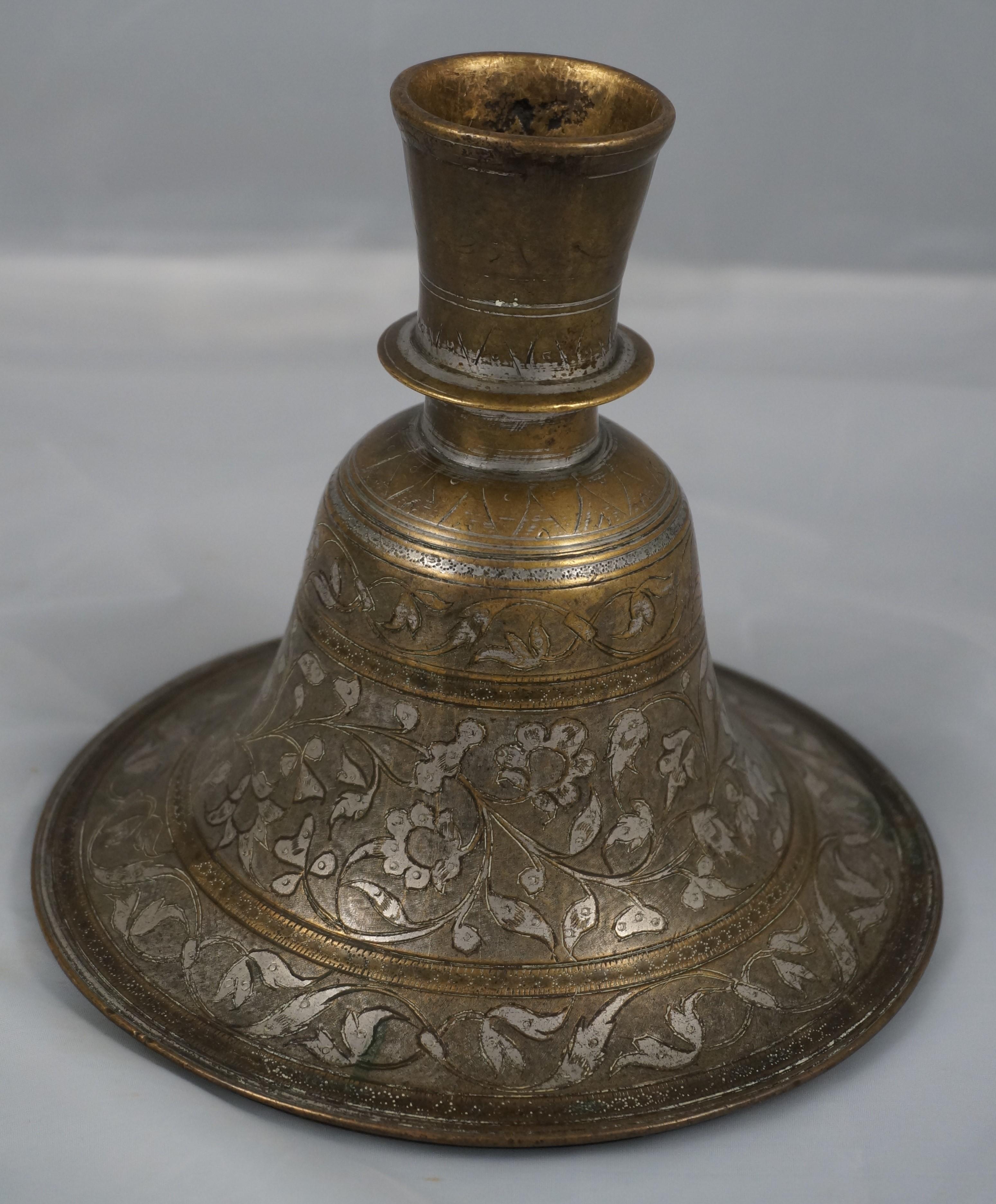 Indien Ancienne base de Hookah Bidriware en bronze argenté, Inde 19e siècle en vente