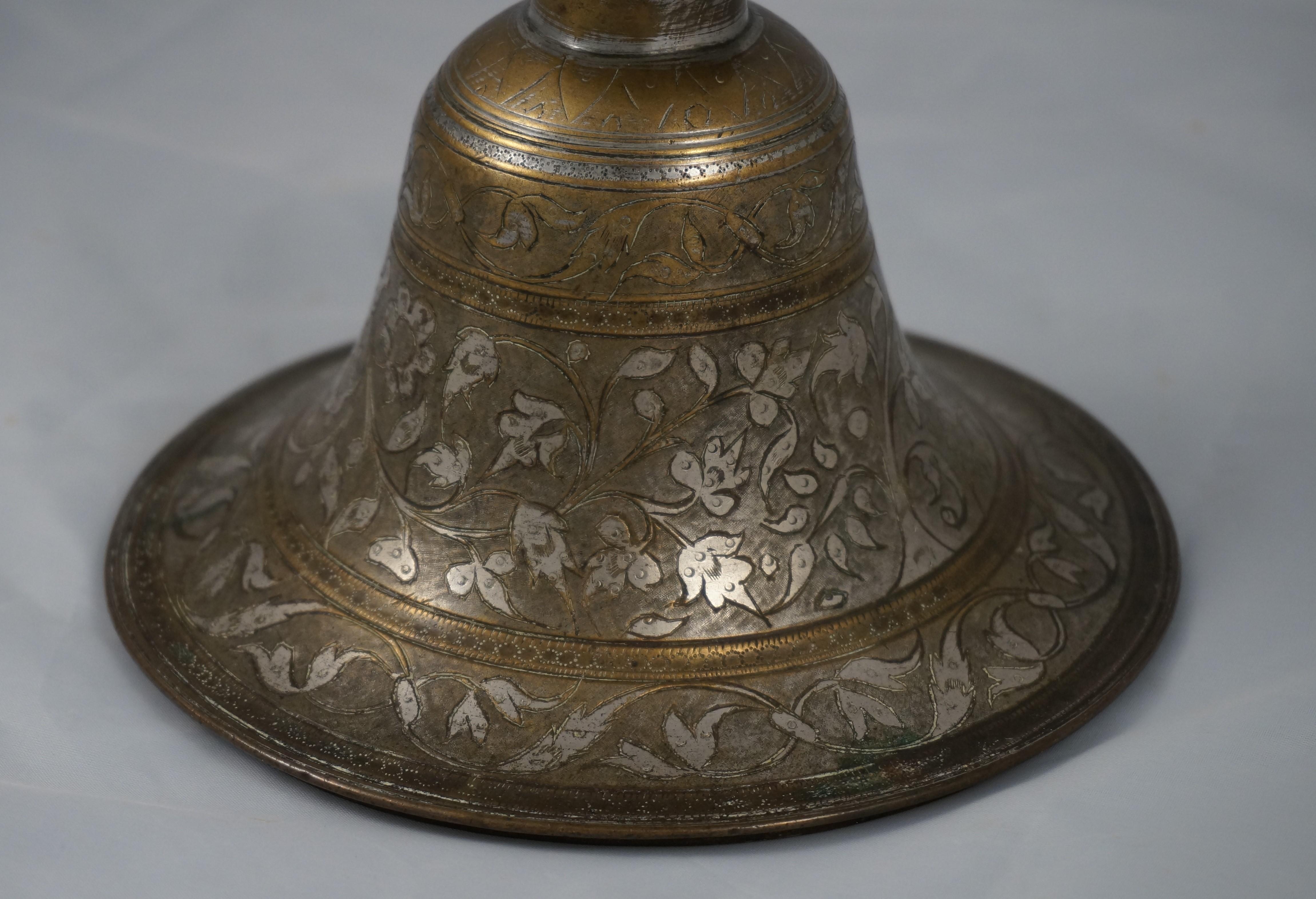 Ancienne base de Hookah Bidriware en bronze argenté, Inde 19e siècle Bon état - En vente à DEVENTER, NL