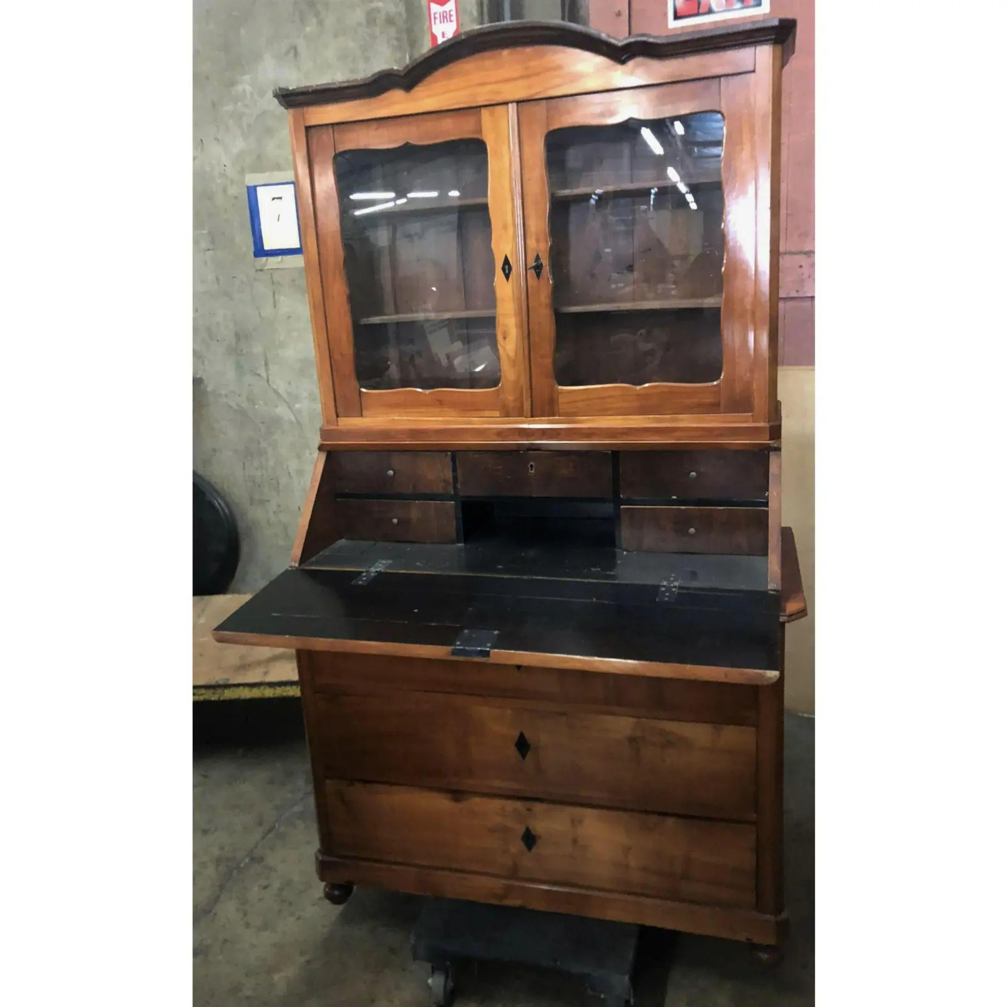 Antique Biedermeier Austrian Country Secretary Bookcase Desk, Early 19th Century In Good Condition For Sale In LOS ANGELES, CA