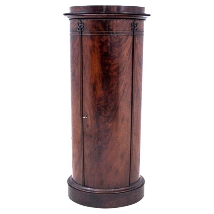 Antiker Biedermeier-Kragenschrank mit Bollard, Nordeuropa, um 1870