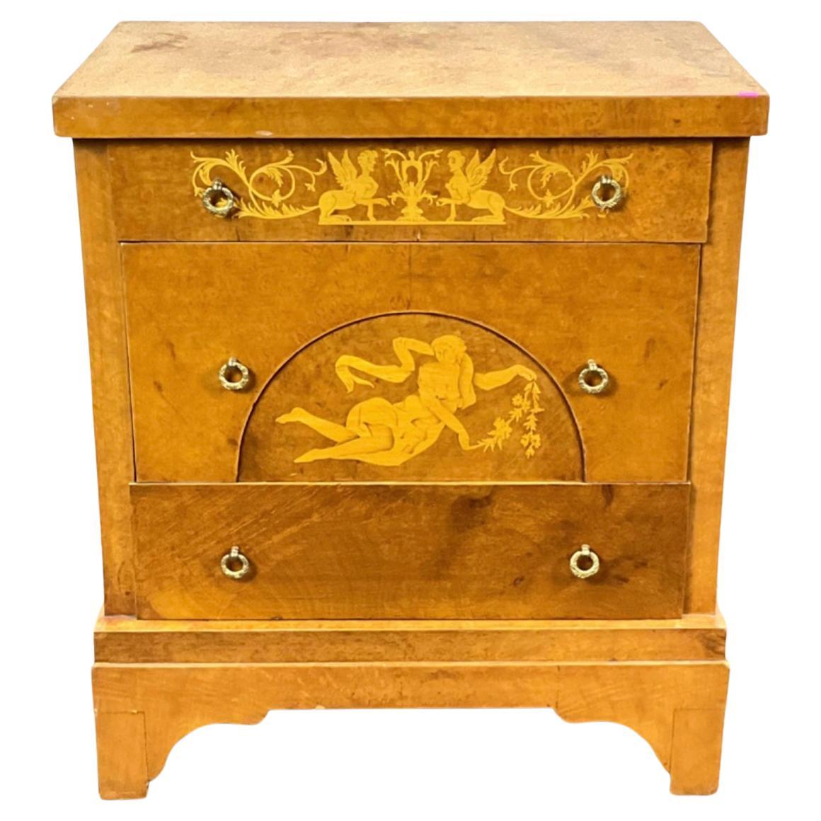 Cómoda Biedermeier Antigua con Incrustaciones de Madera de Burl