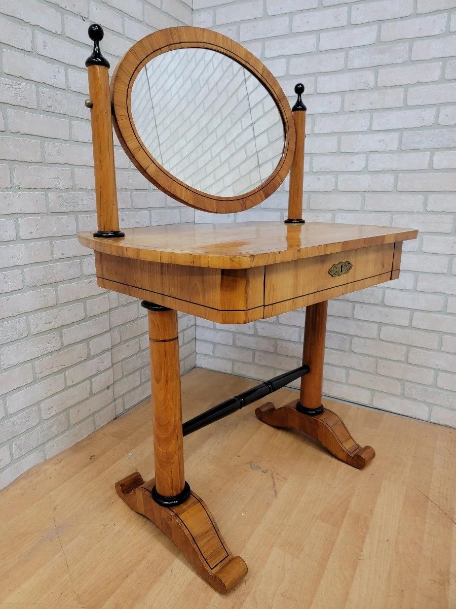 Table de coiffeuse et tabouret Biedermeier ovale en merisier antique - 2 pièces en vente 3