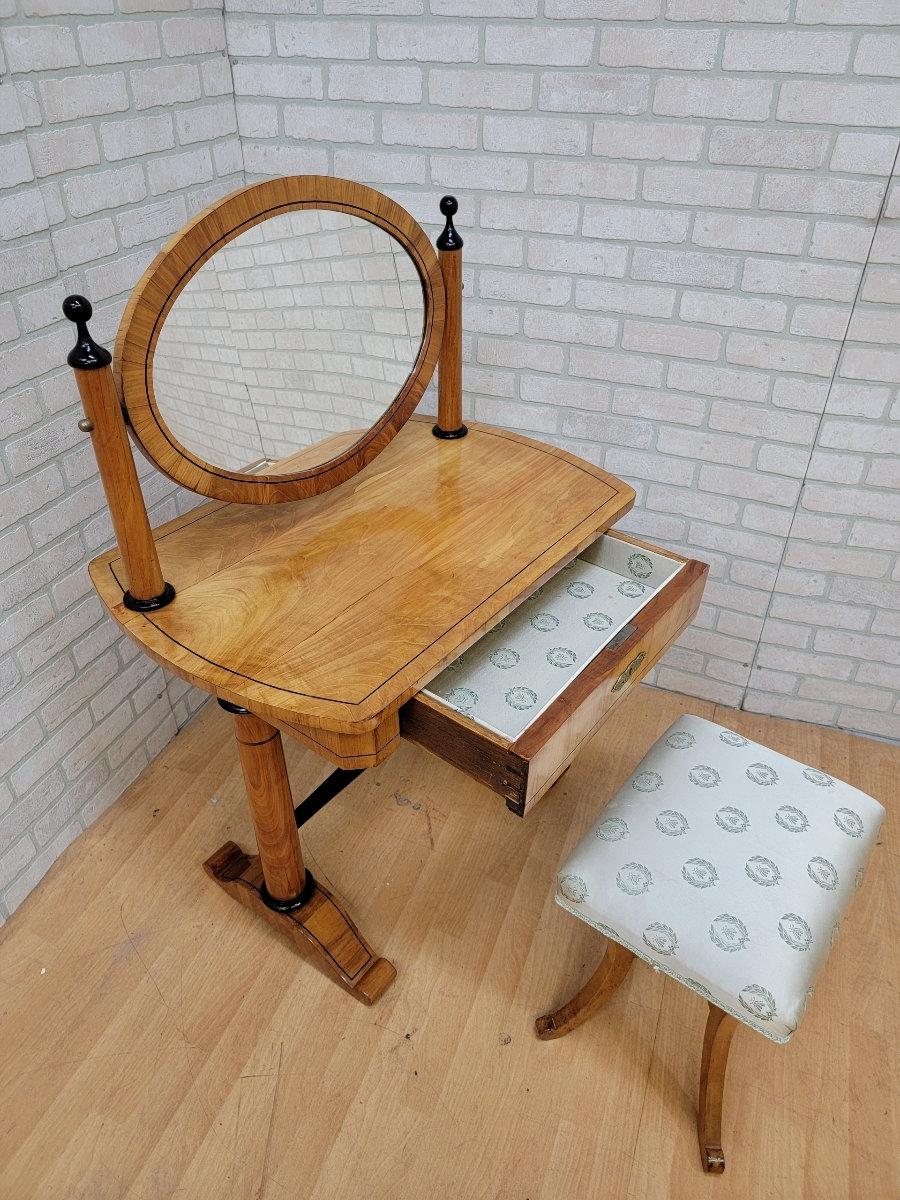 Ébénisé Table de coiffeuse et tabouret Biedermeier ovale en merisier antique - 2 pièces en vente